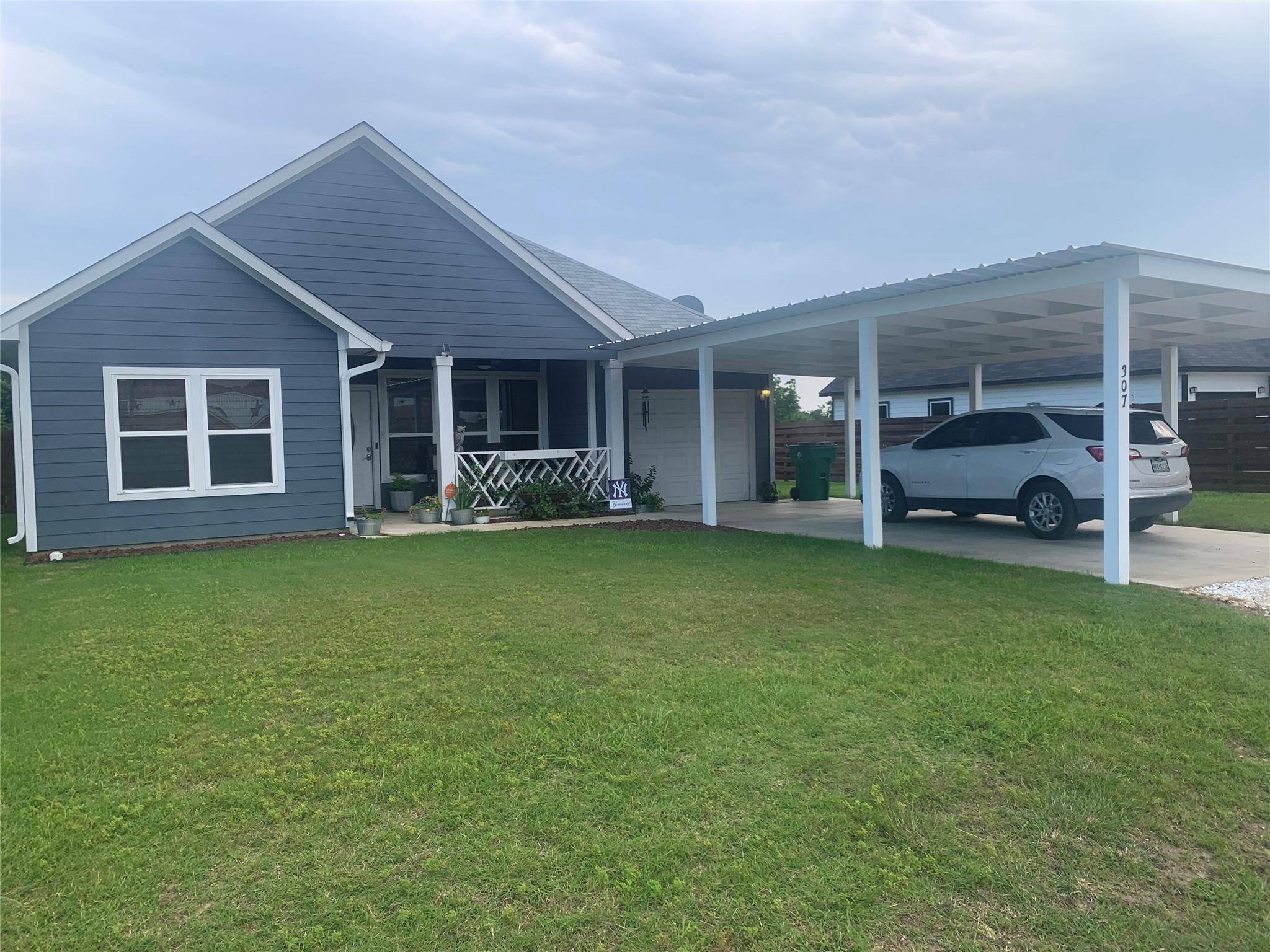 307 W Front ST SW, Thorndale, TX 76577