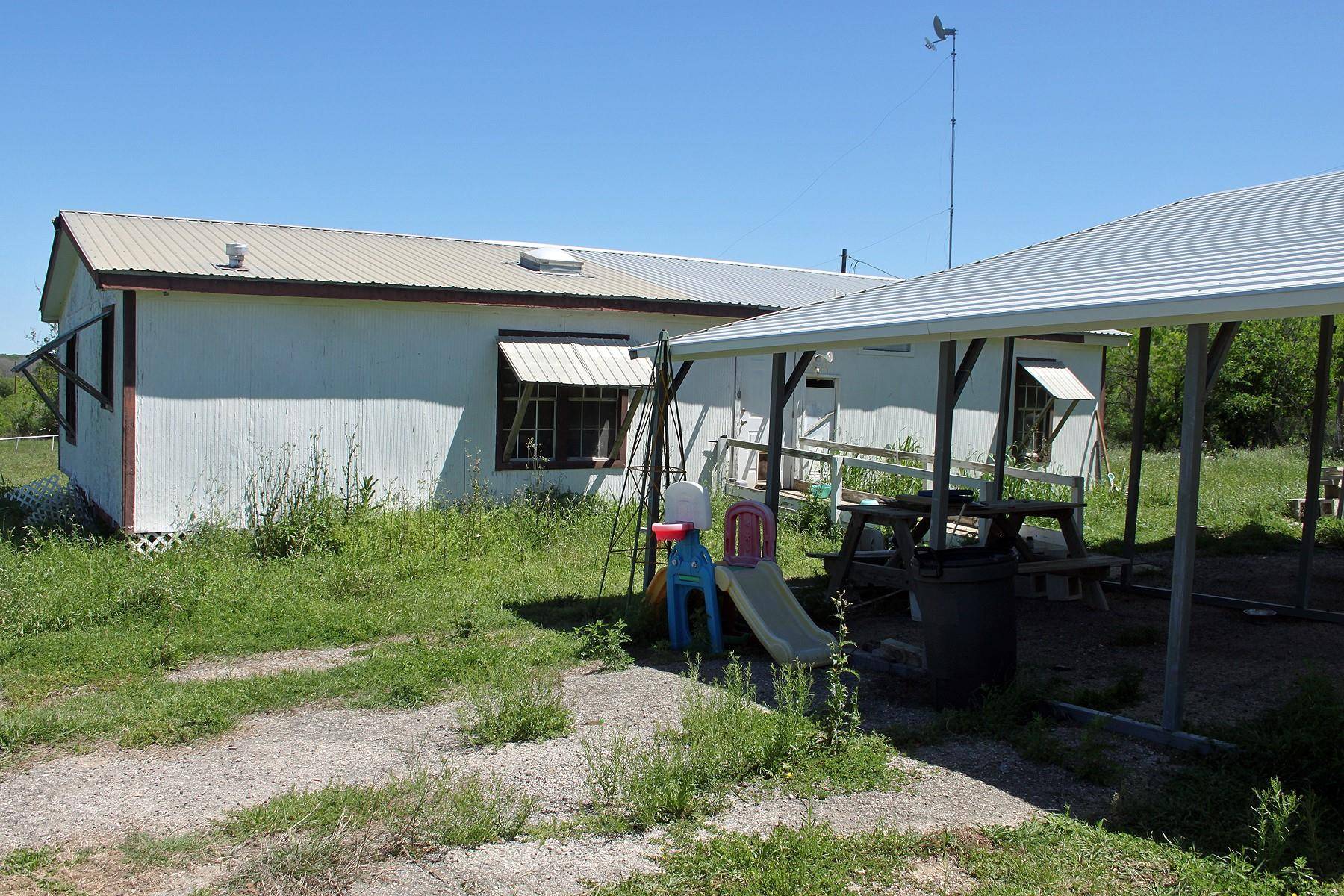 1023 Sierra DR, Lockhart, TX 78644