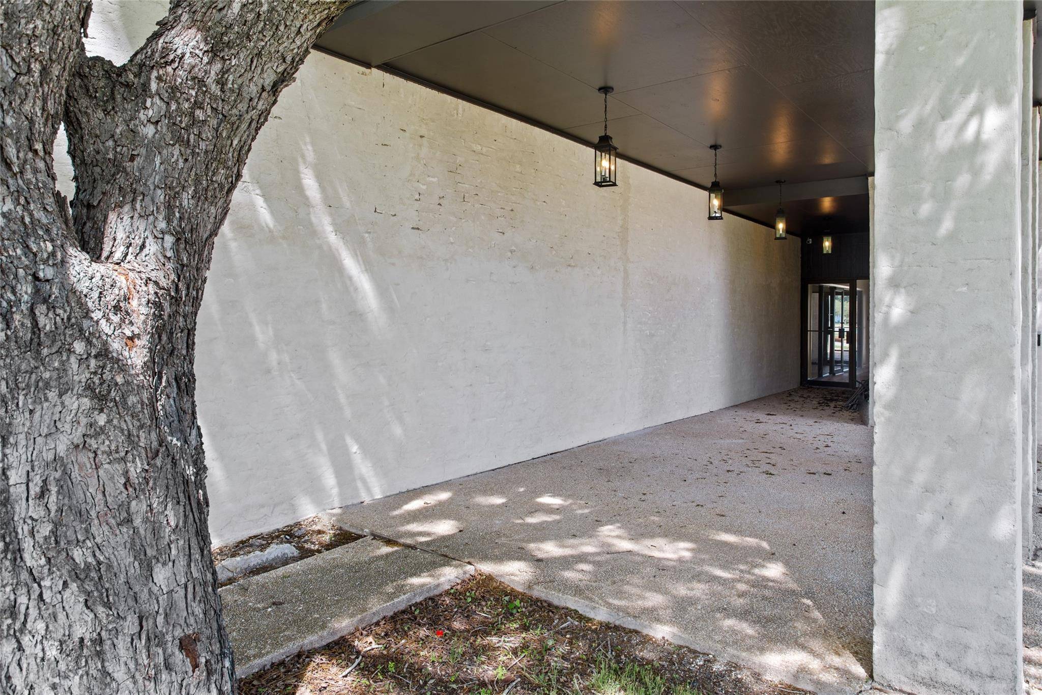189 S Manse Ave #West Wing, Giddings, TX 78942