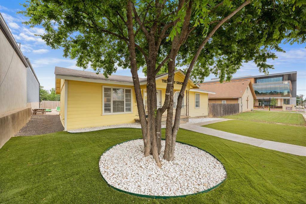 102 E Liberty Ave, Round Rock, TX 78664