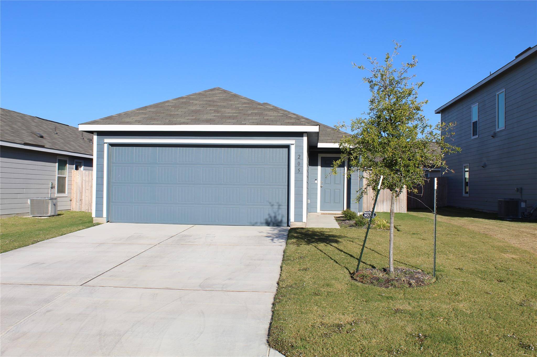 205 Marty Allen LOOP, Jarrell, TX 76537