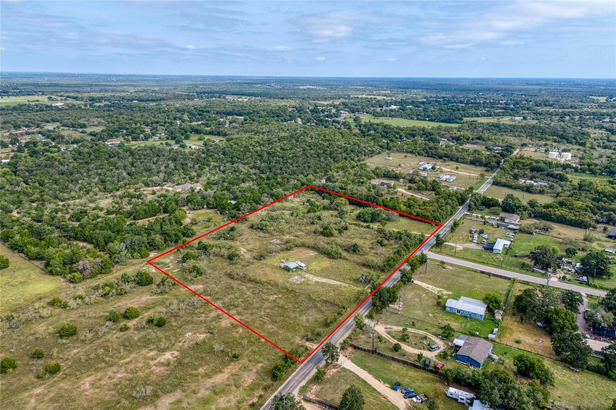 296 Thompson RD, Dale, TX 78616