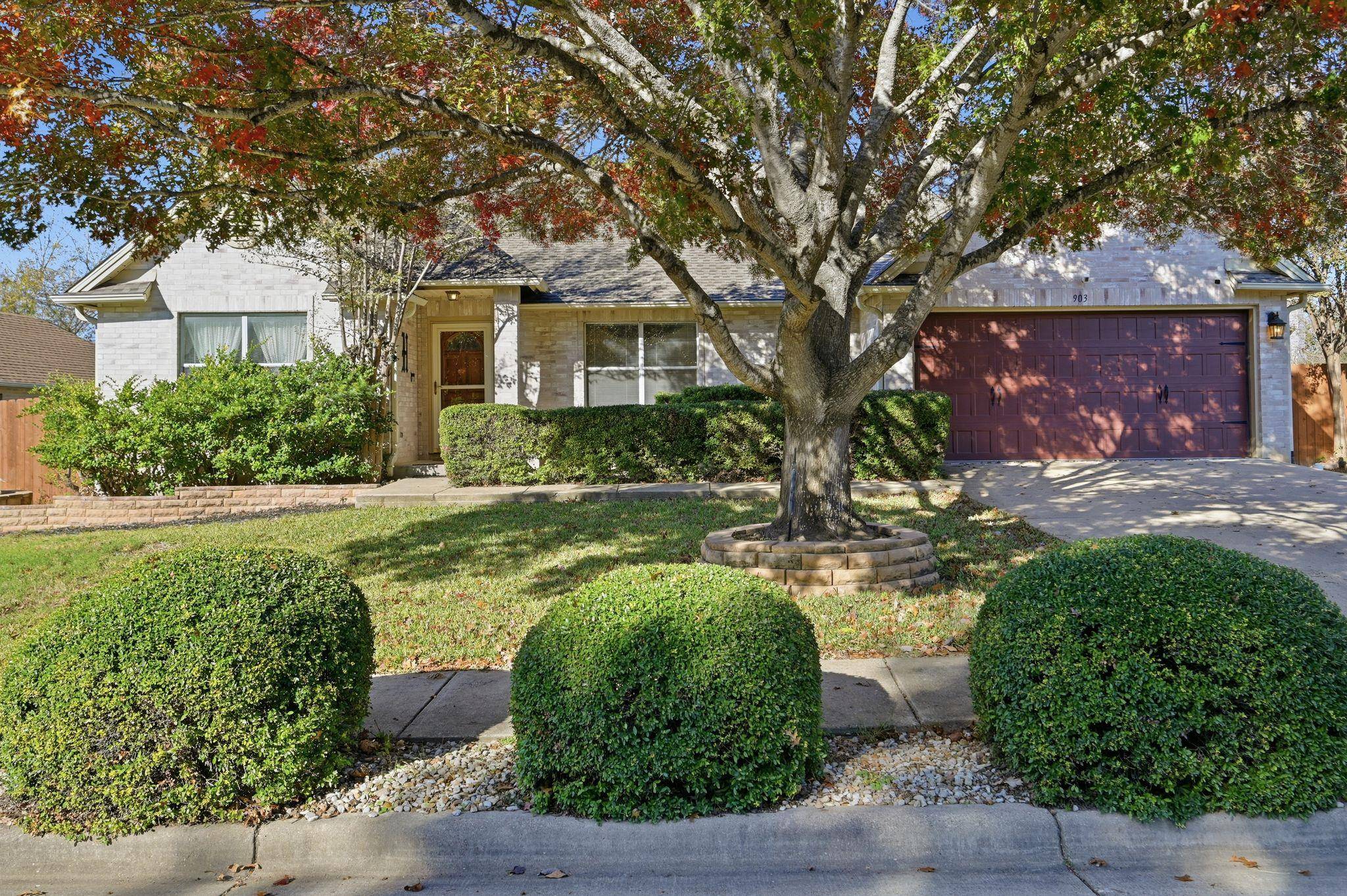 903 E Olympic DR, Pflugerville, TX 78660