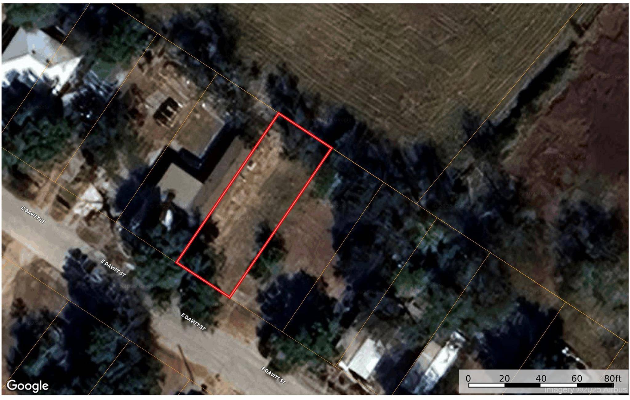 300 E Davitt ST, Eagle Lake, TX 77434