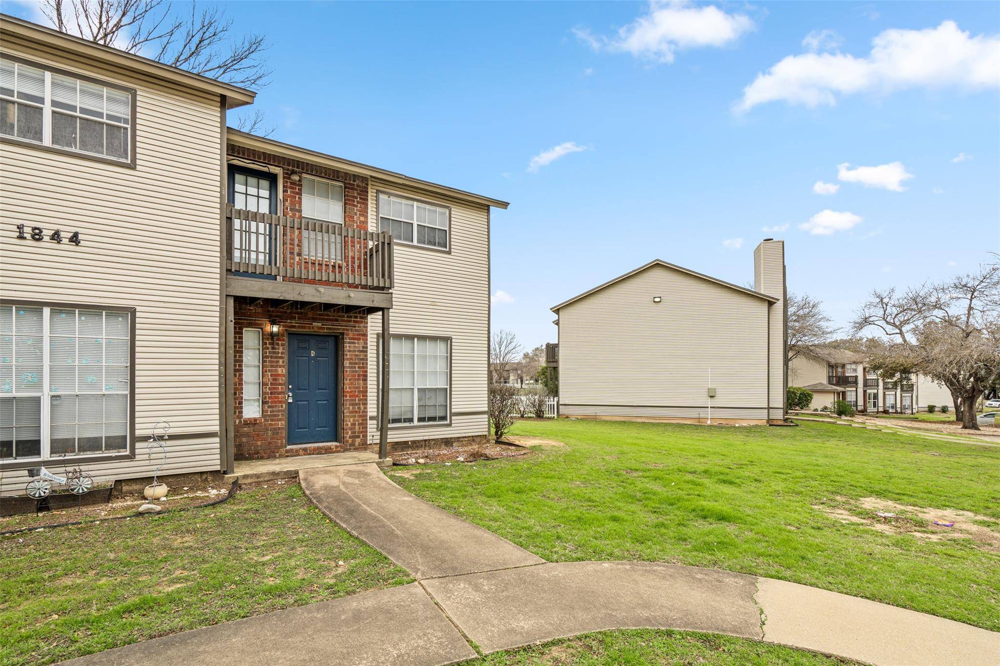 1844 River Crossing CIR #D, Austin, TX 78741