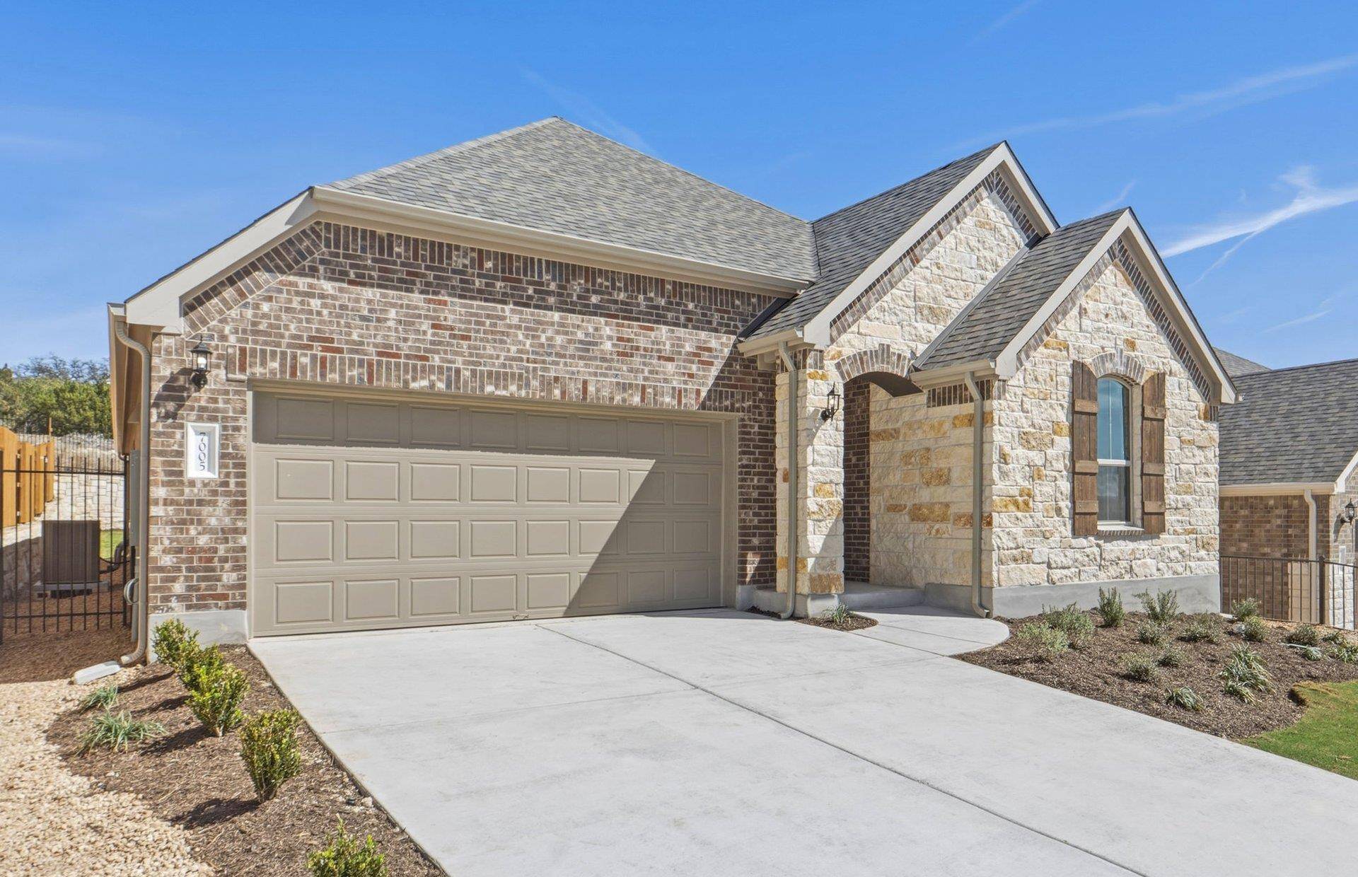 7005 Cliff Rose DR, Spicewood, TX 78669