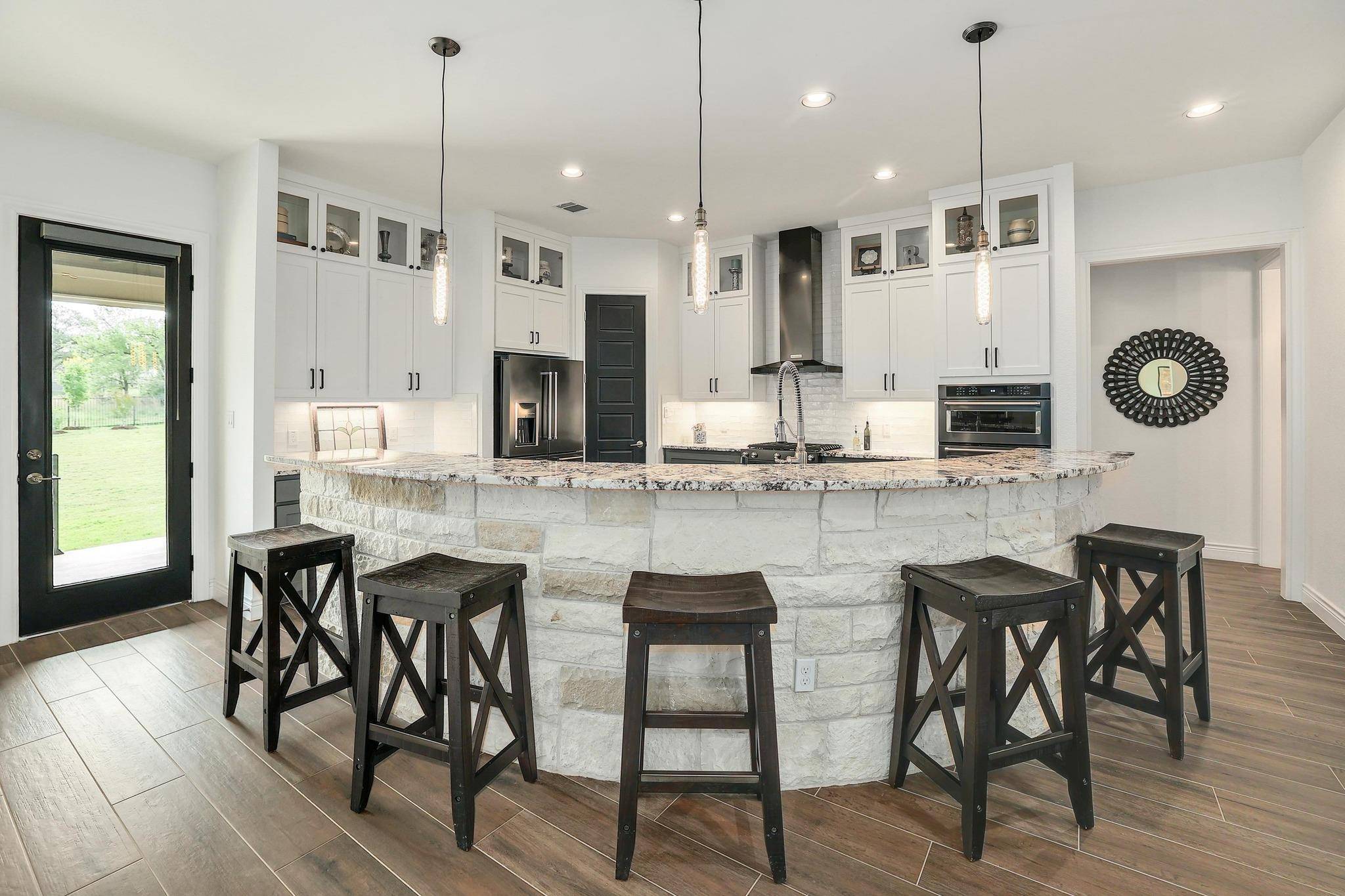 105 Graystone LN, Georgetown, TX 78633