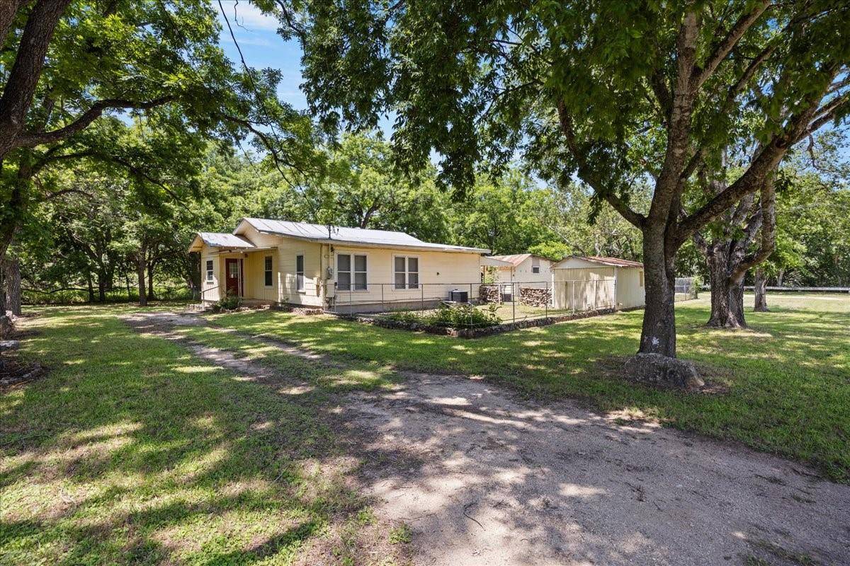 850 SE Ewelling LN, Gruene, TX 78130