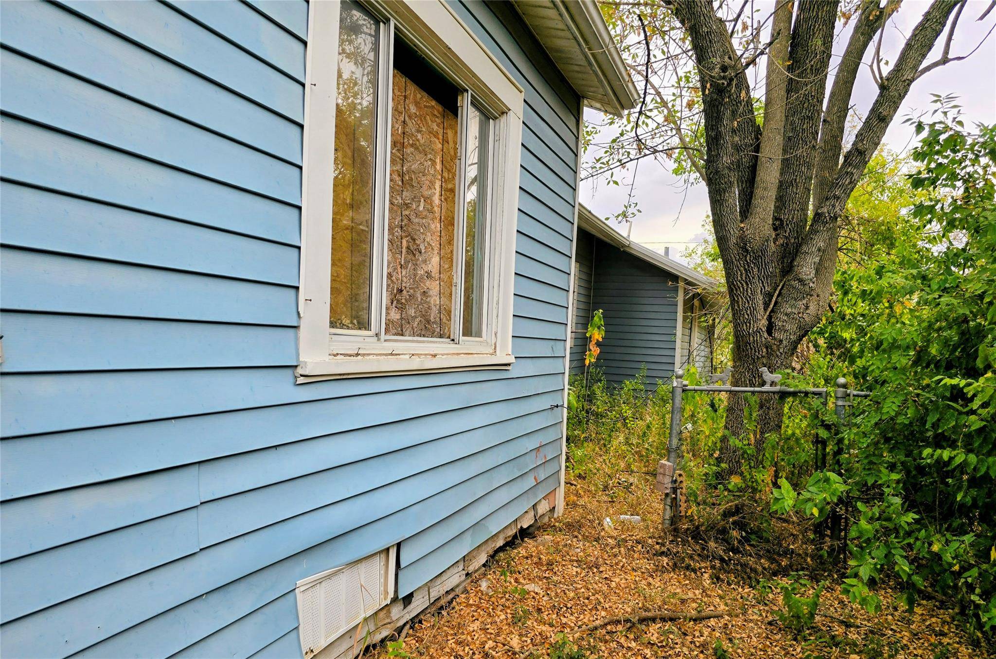 914 Porter &  901 W 5th, Taylor, TX 76574