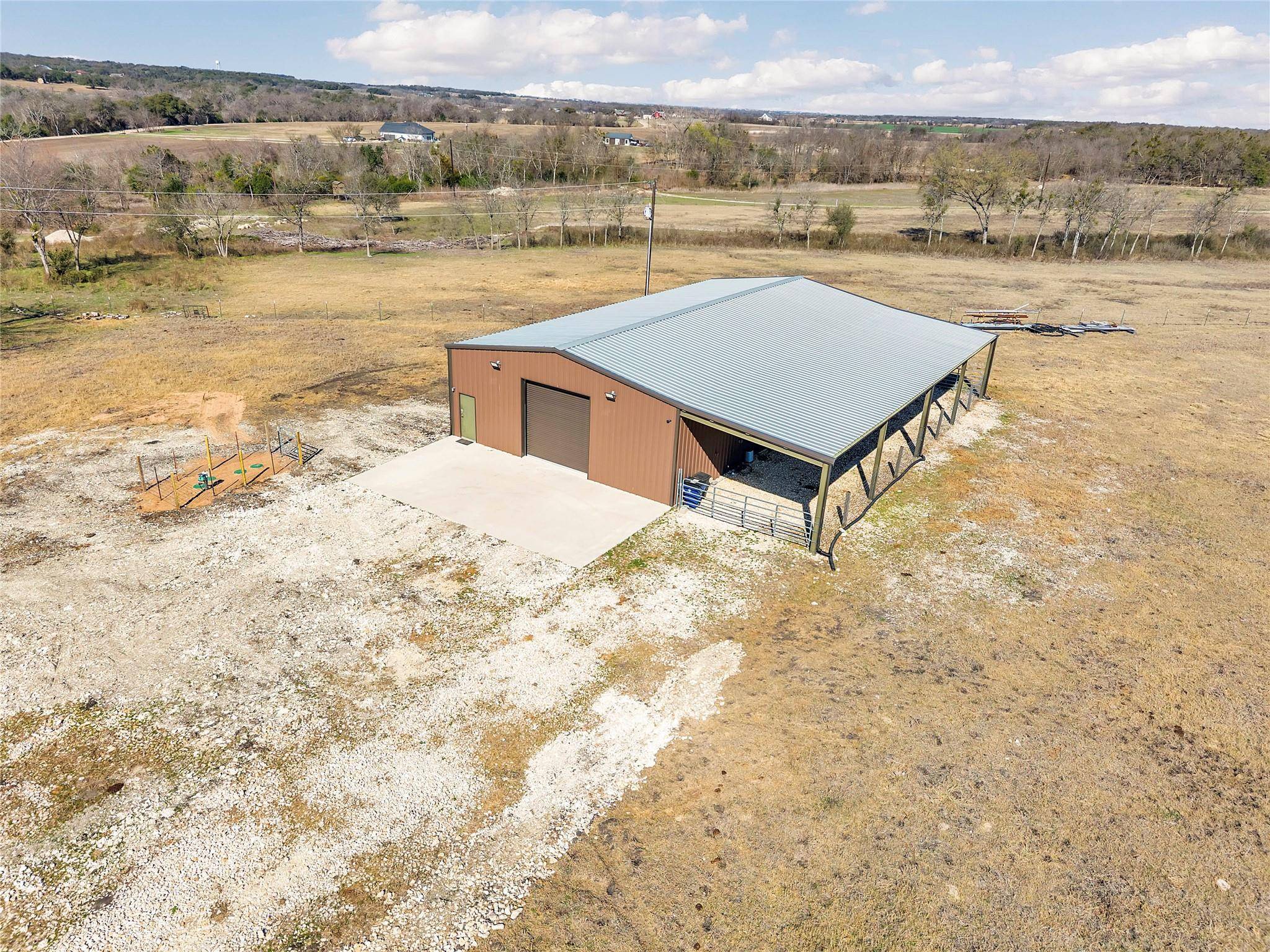 779 County Road 329 RD, Granger, TX 76530