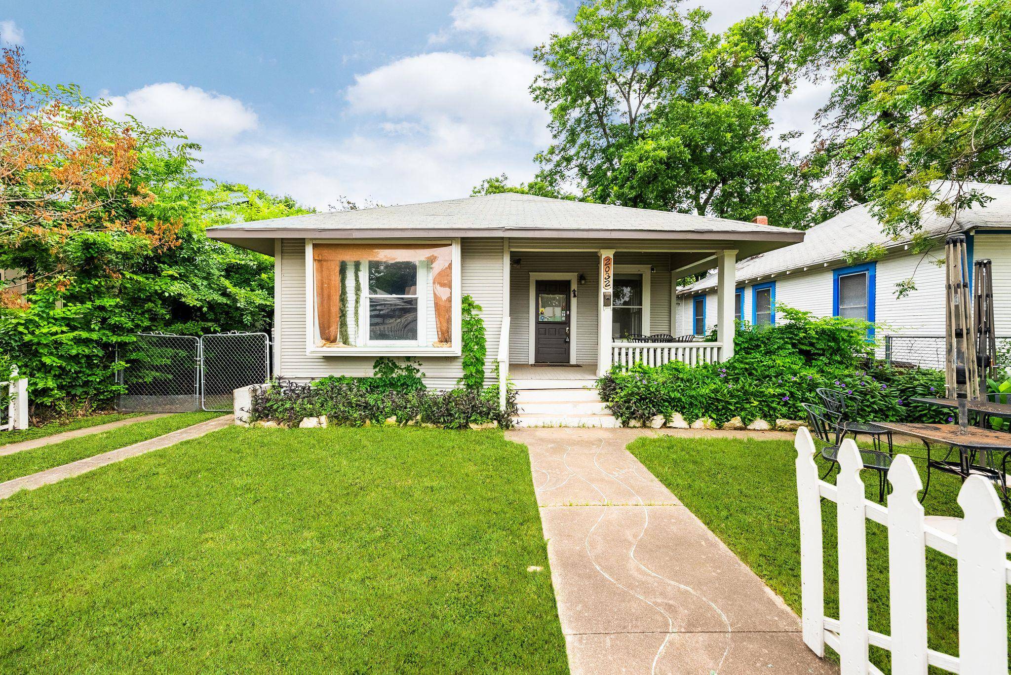2032 E Cesar Chavez ST, Austin, TX 78702
