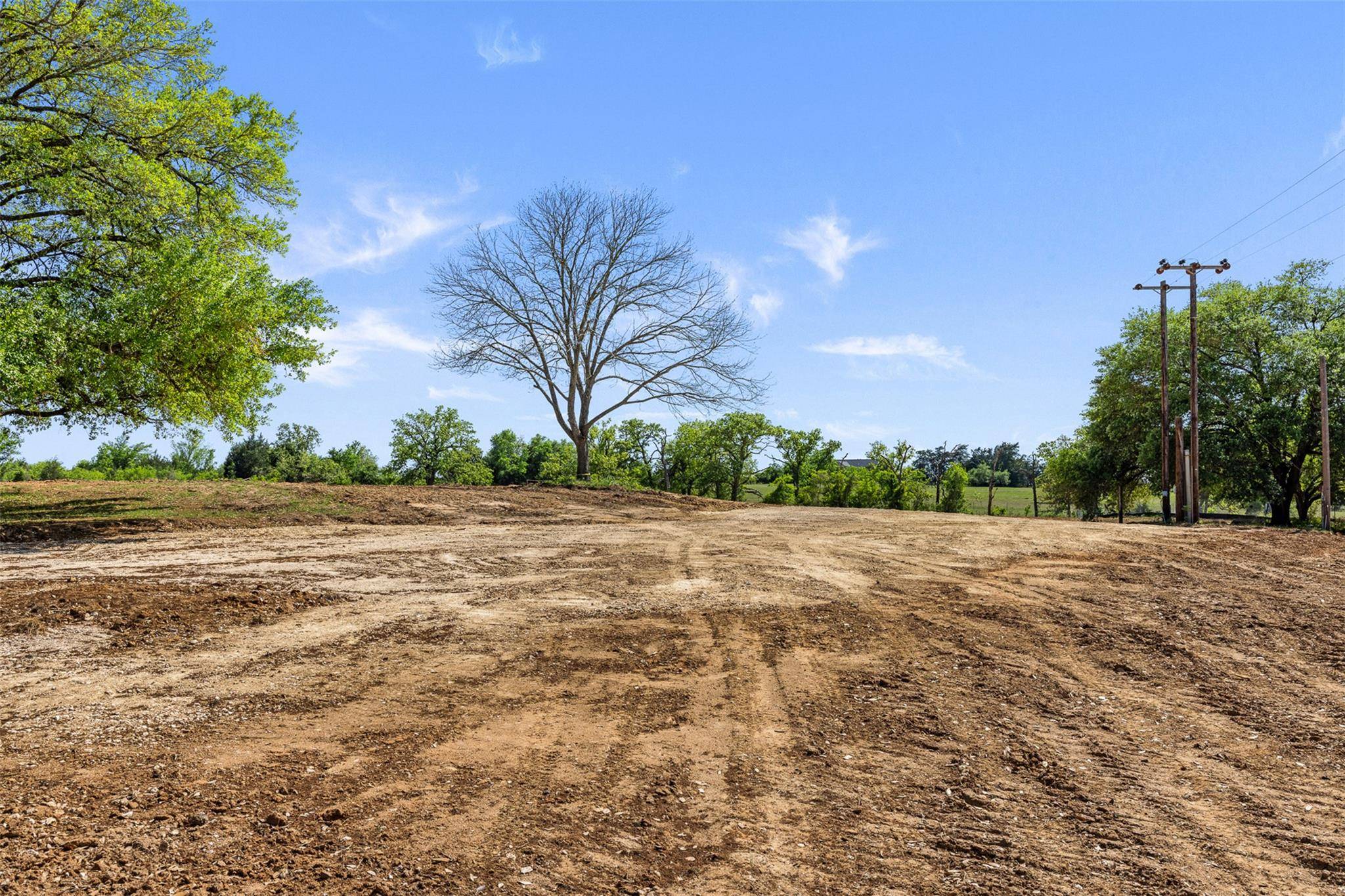 1010 E Industry ST, Giddings, TX 78942