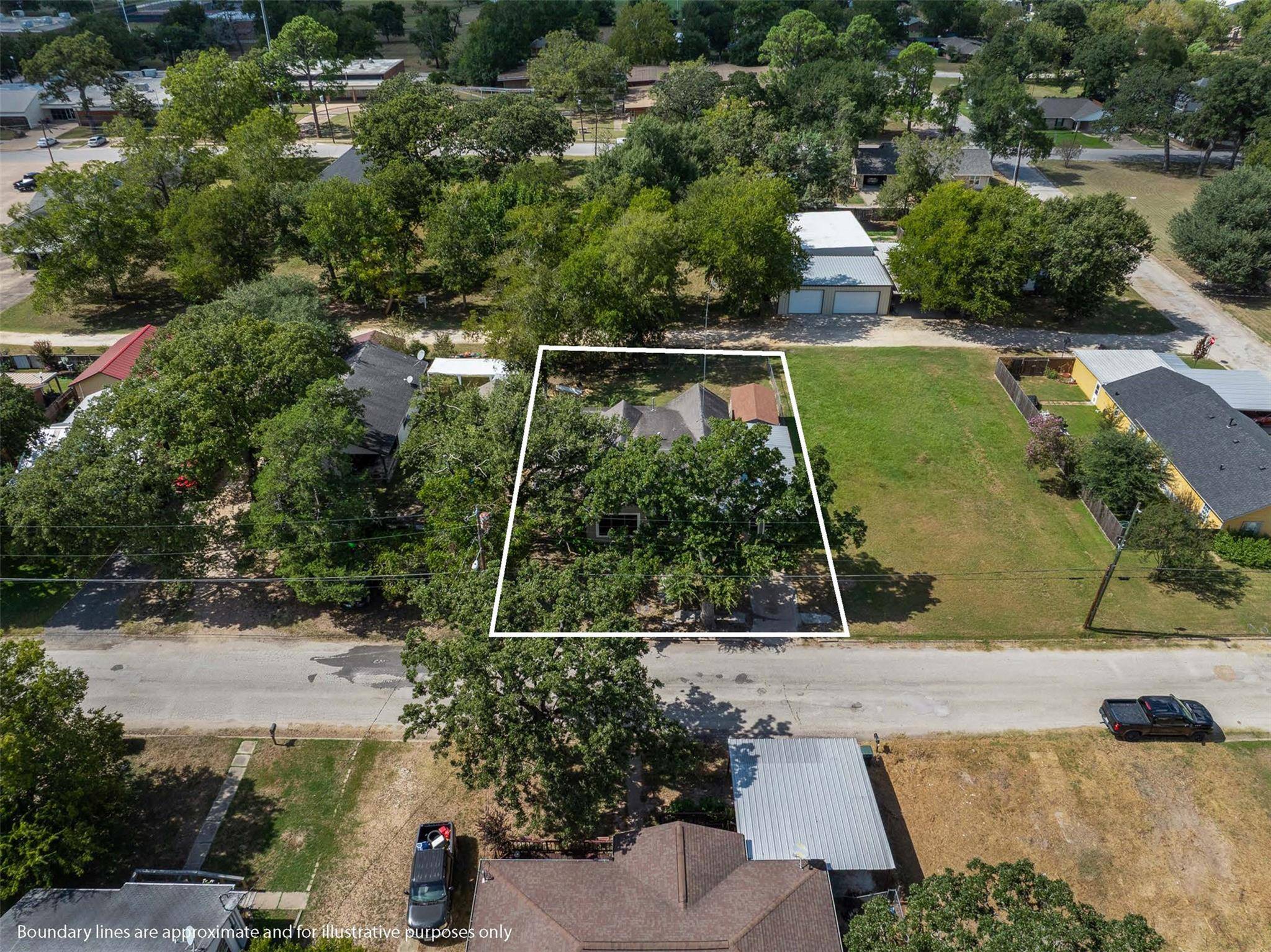 488 Seventh St, Somerville, TX 77879