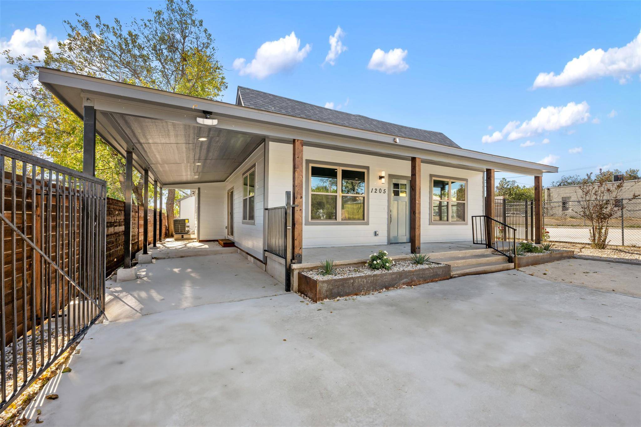 1205 W Avenue G, Temple, TX 76504