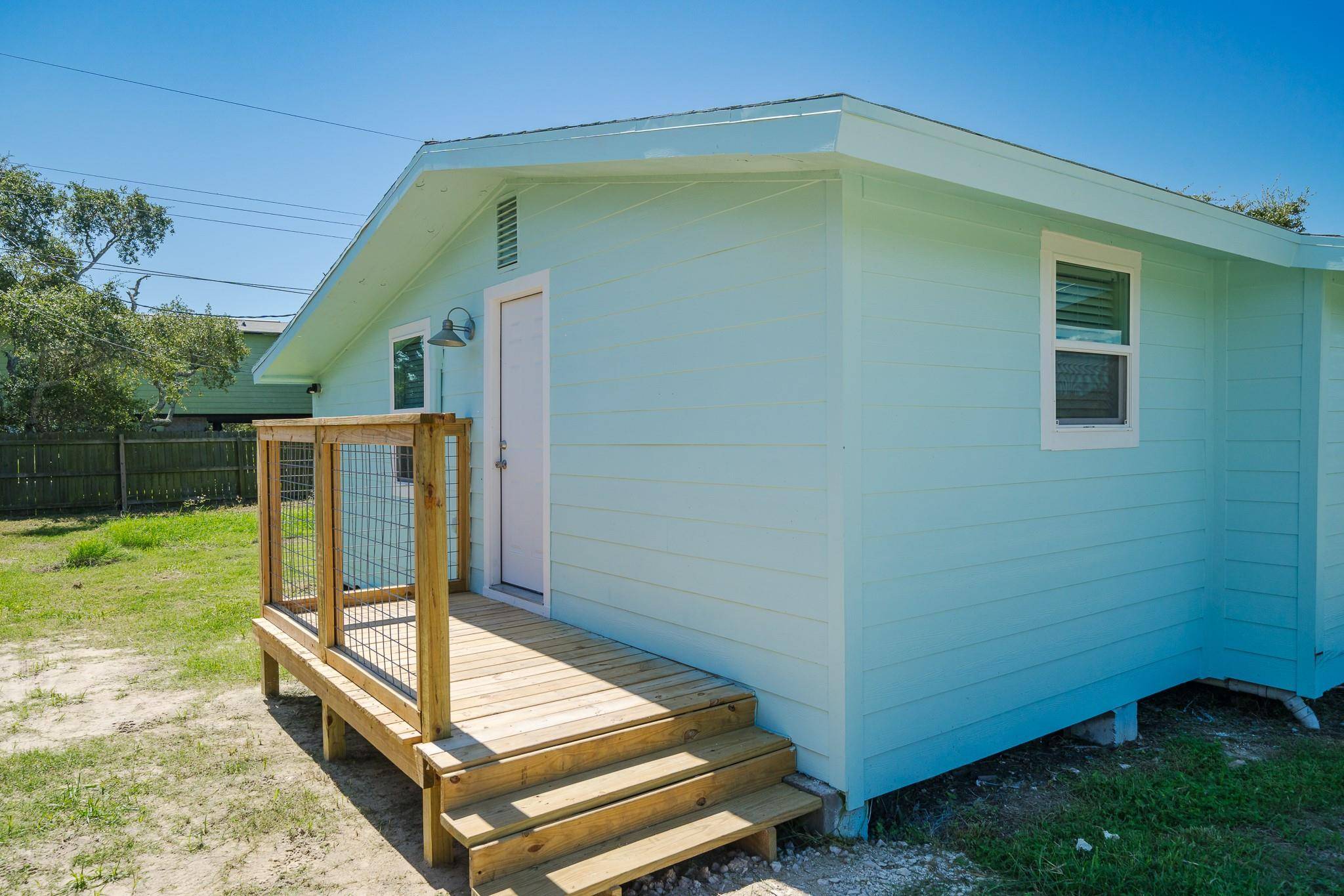 248 Post Oak LN, Rockport, TX 78382