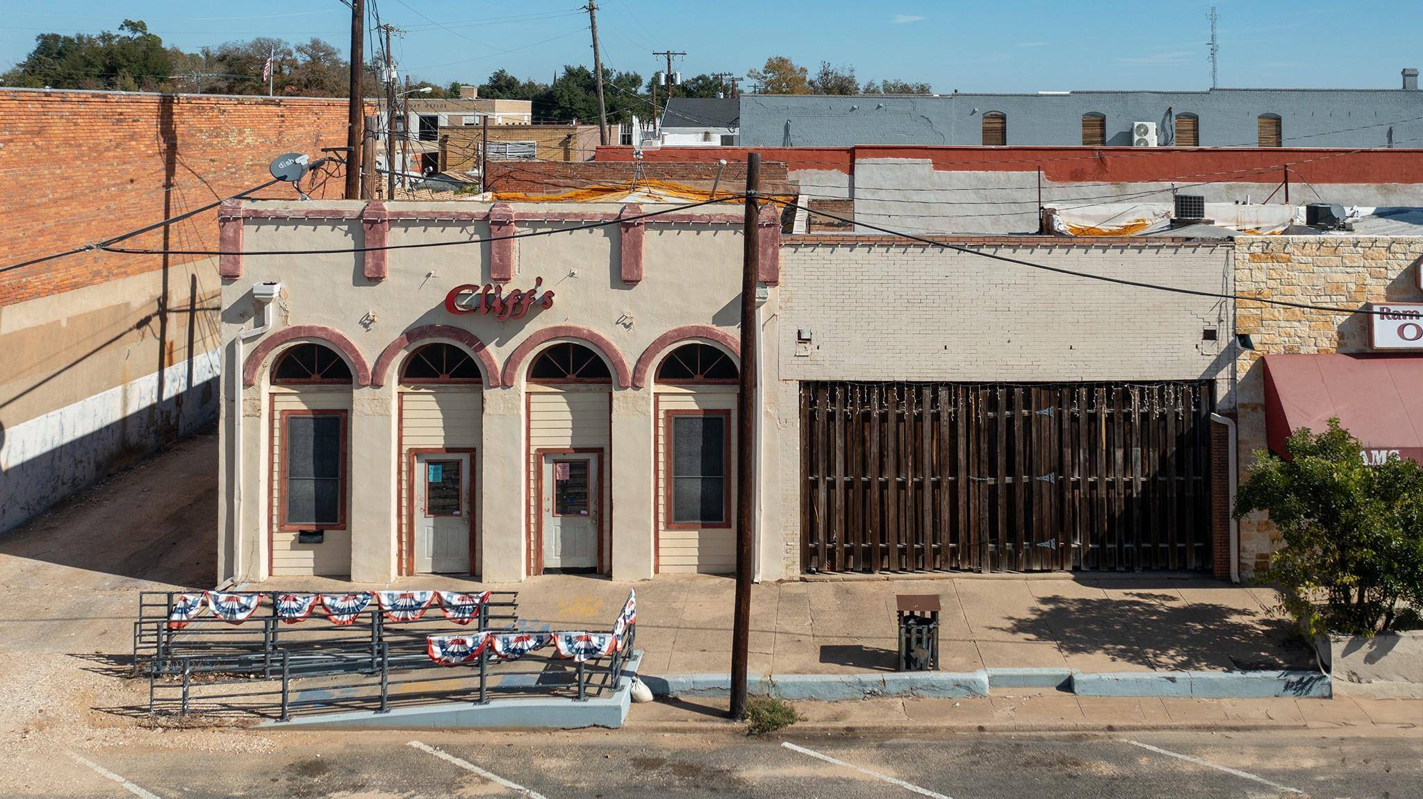 218 N Main ST, Rockdale, TX 76567