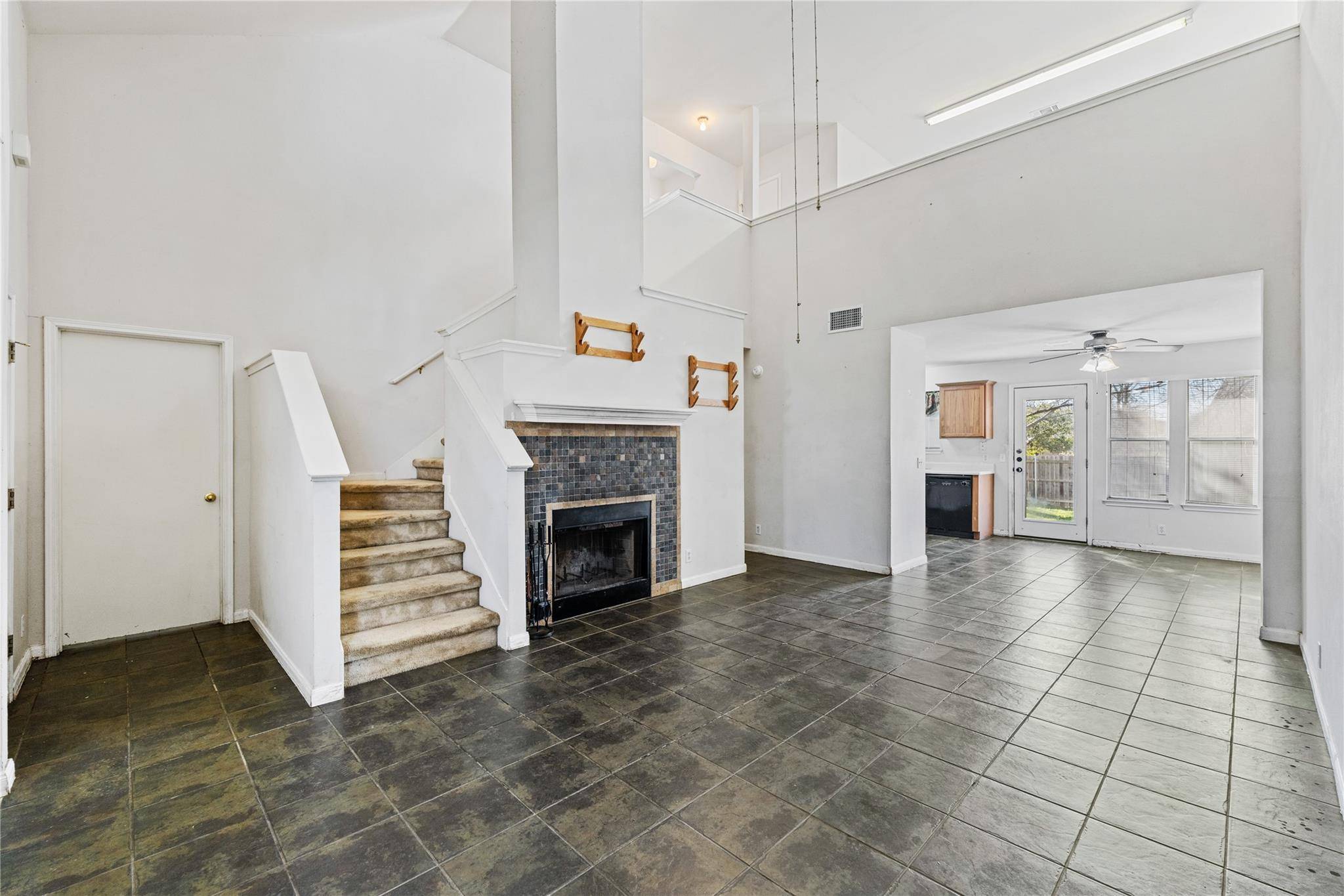 600 Tobin DR, Buda, TX 78610