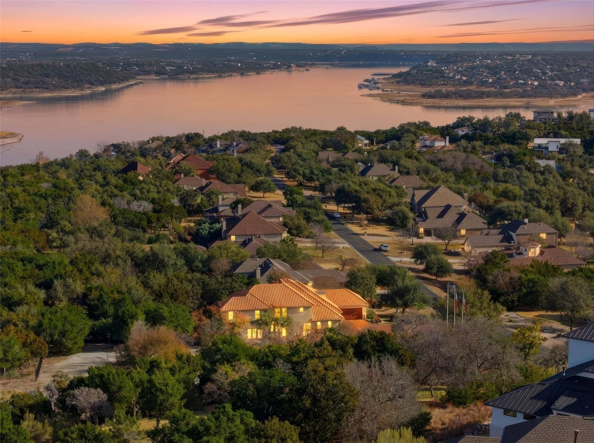 2312 Lakehurst RD, Spicewood, TX 78669