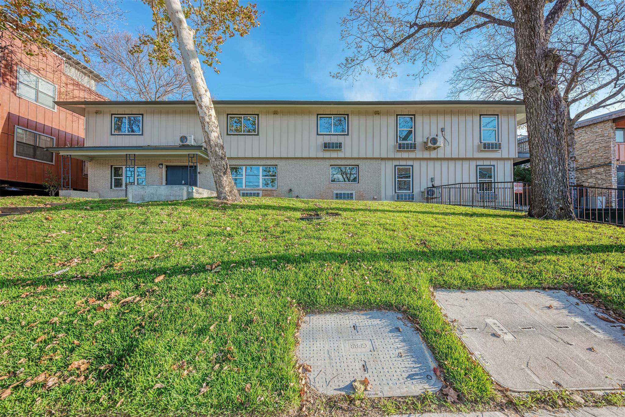 306 E 30th ST #106, Austin, TX 78705
