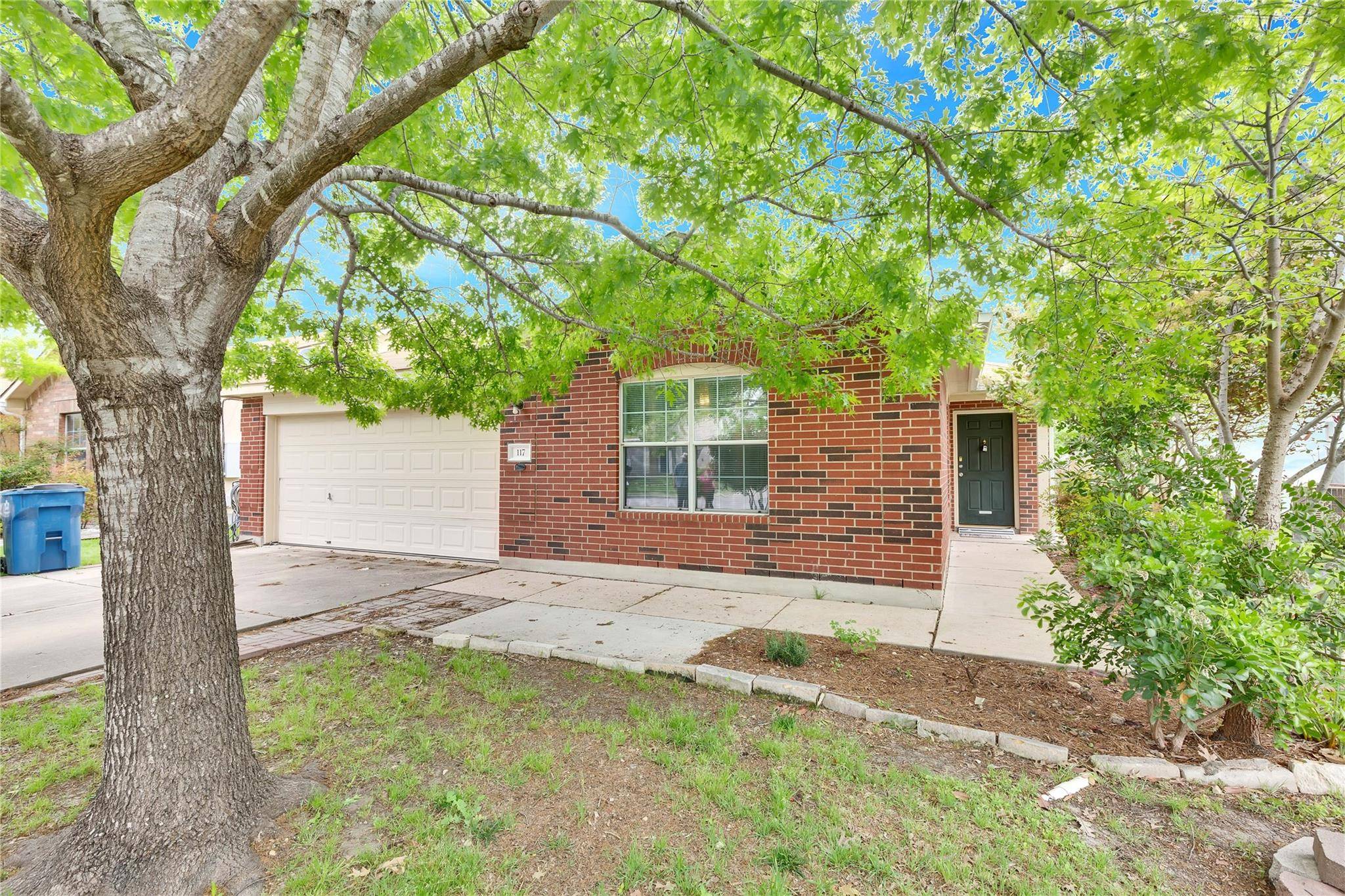 117 Gillespie LN, Elgin, TX 78621