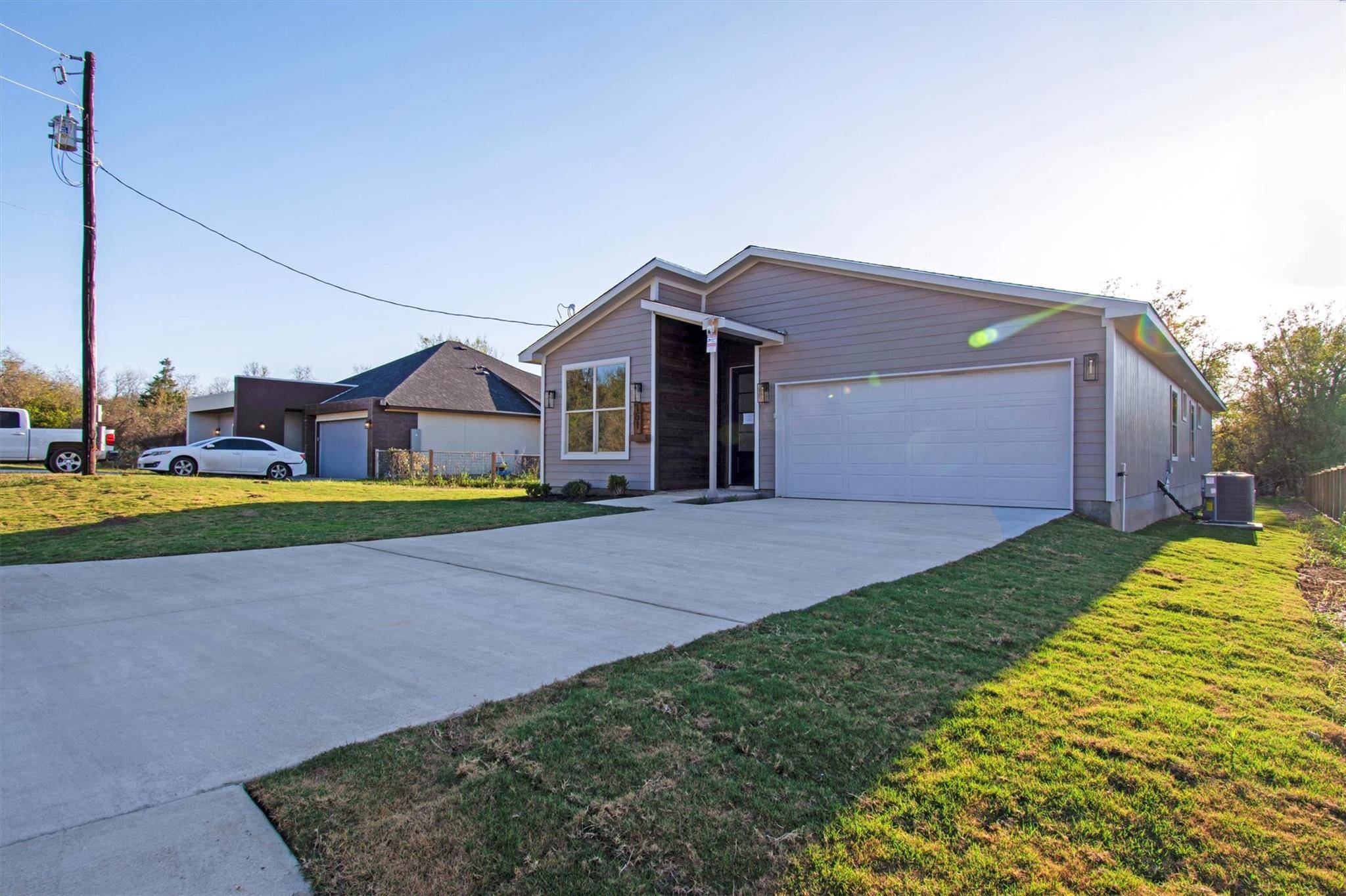 151 Kawainui LN, Bastrop, TX 78602