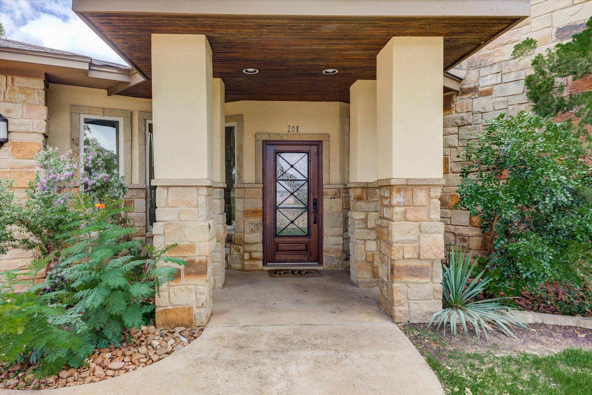 208 Colina Cove DR, Kingsland, TX 78639