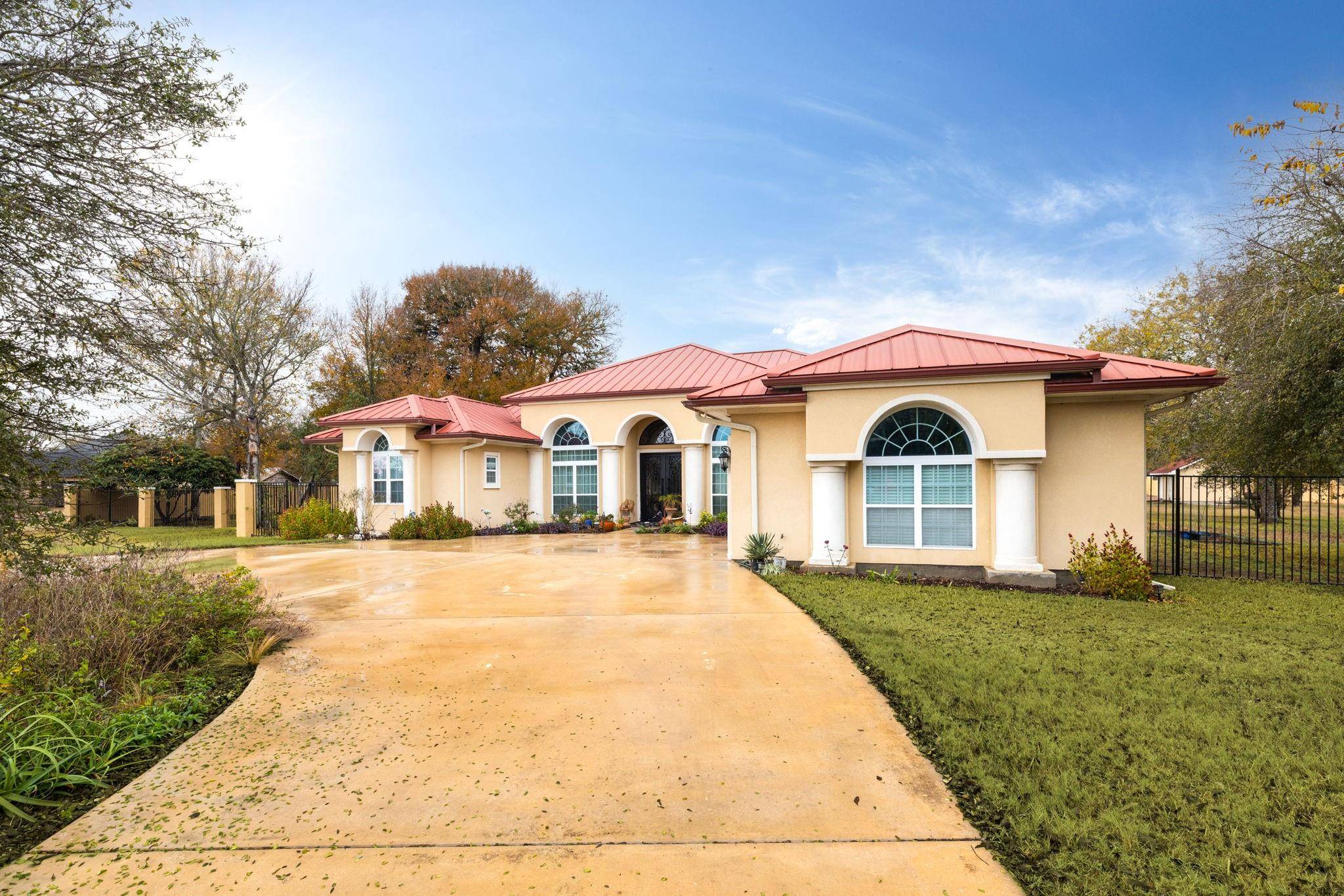 1202 Sierra Vista CV, Lockhart, TX 78644