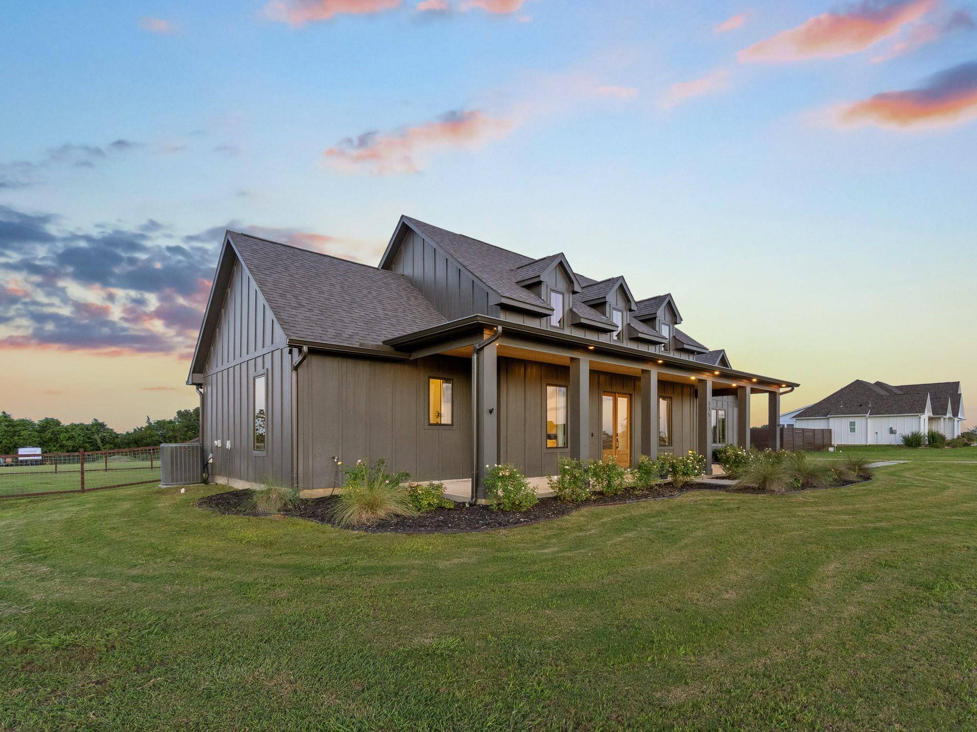 115 Country View Lane, Schulenburg, TX 78956