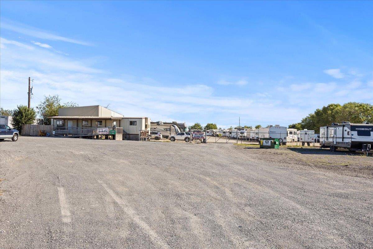 1163 FM 78, Marion, TX 78124