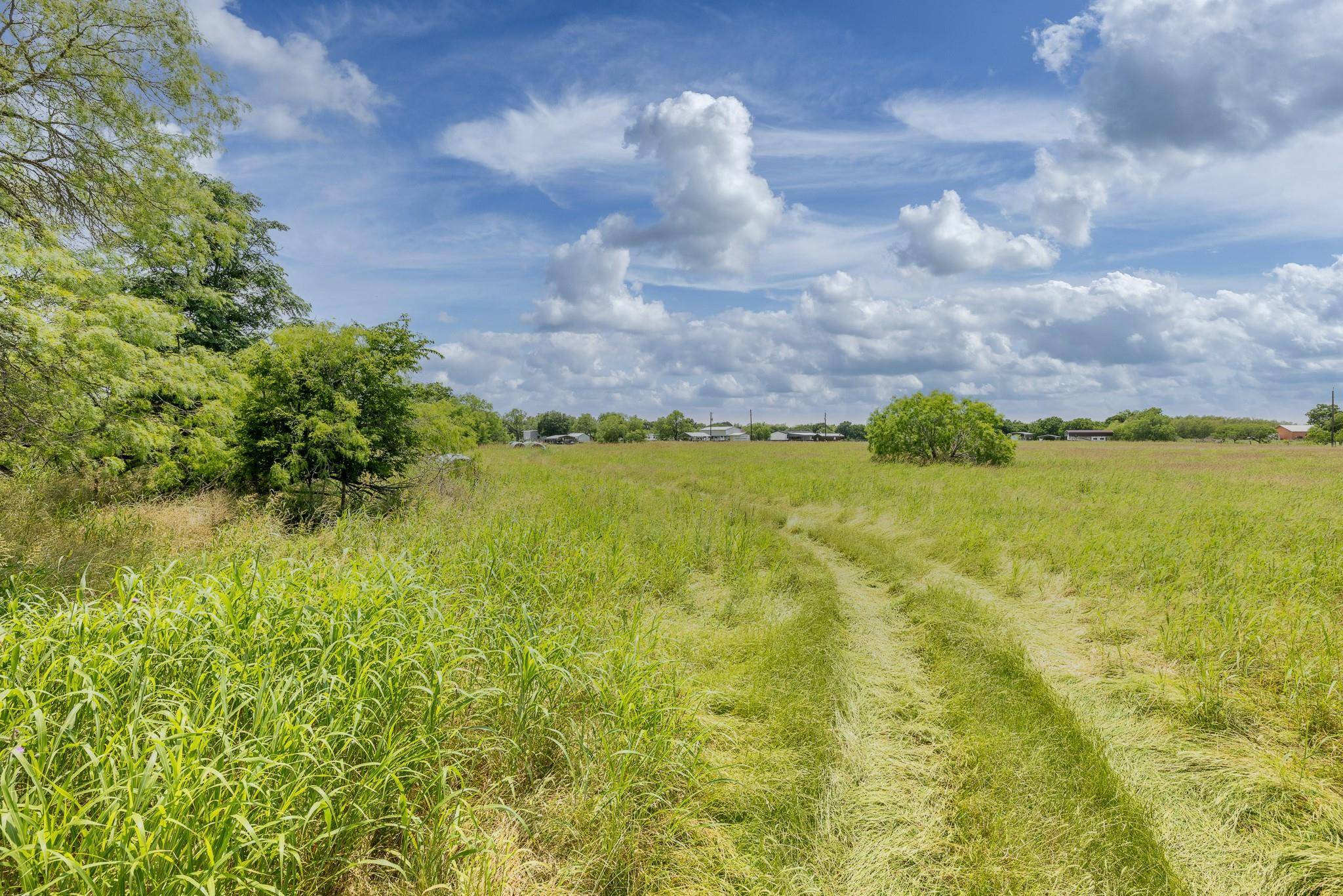 2091 Goodwin RD, Gonzales, TX 78629