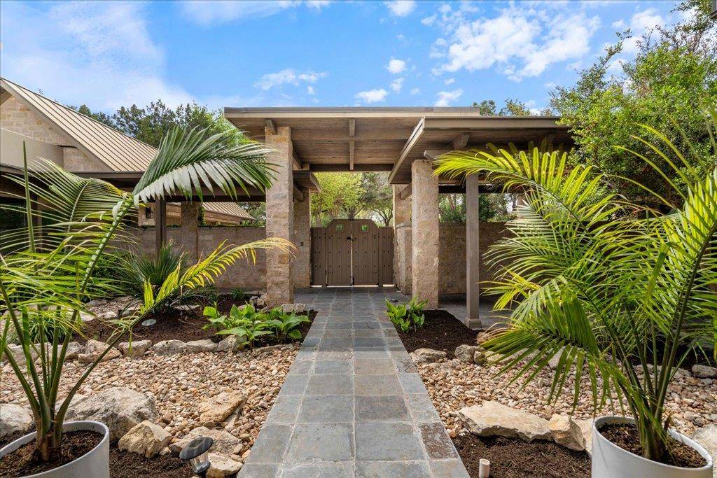 24736 Travis Lakeside DR #A, Spicewood, TX 78669