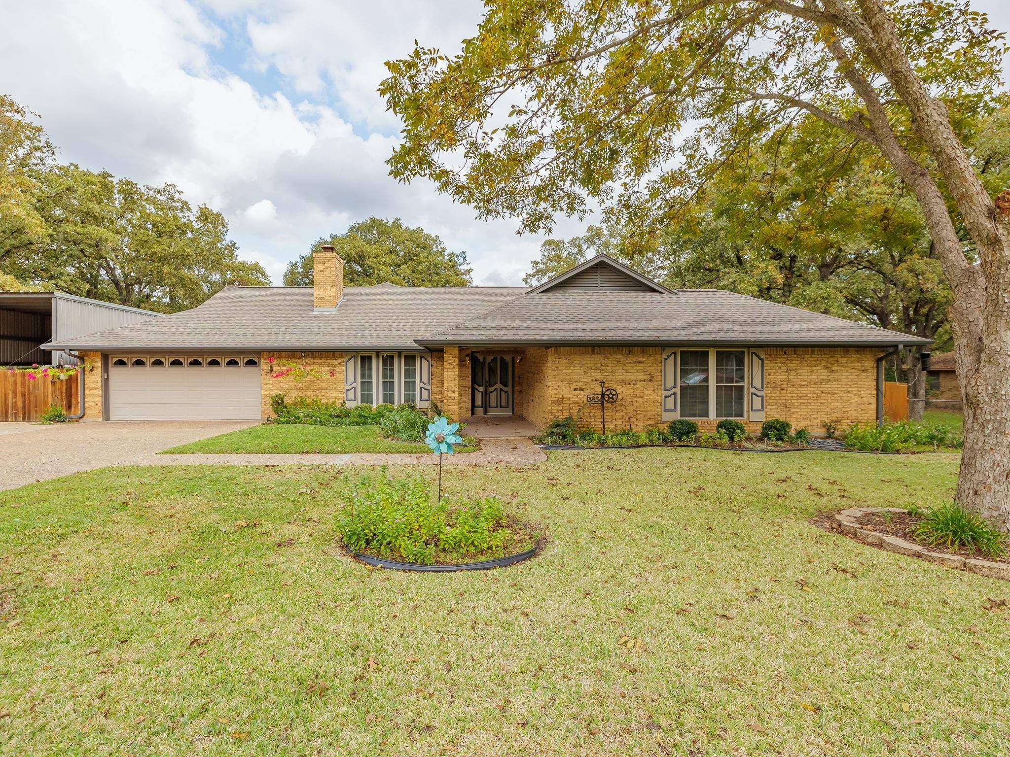 704 Enfield RD, Rockdale, TX 76567