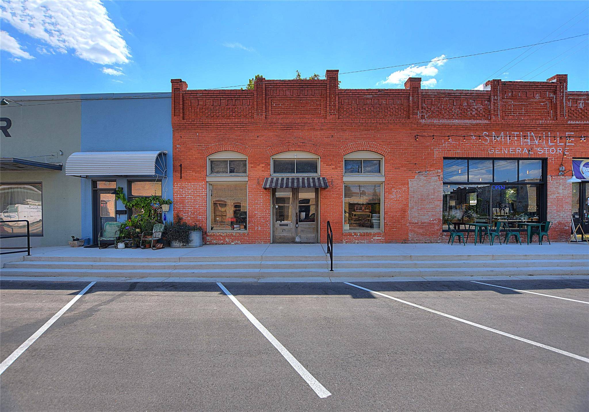 110 NE 2nd ST, Smithville, TX 78957