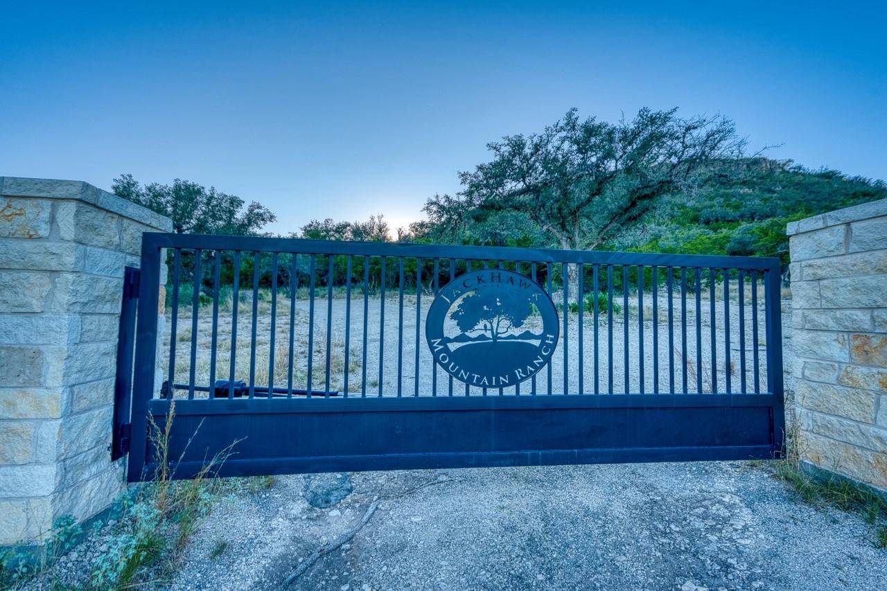 32901 Texas Hwy 55, Uvalde, TX 78801
