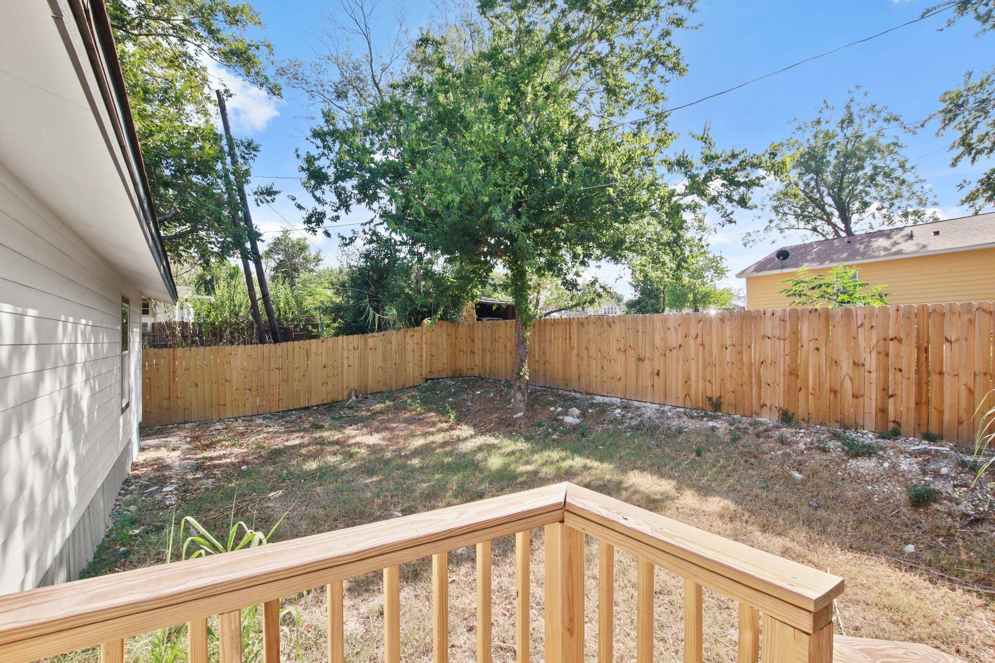 713 Burkett ST, Taylor, TX 76574