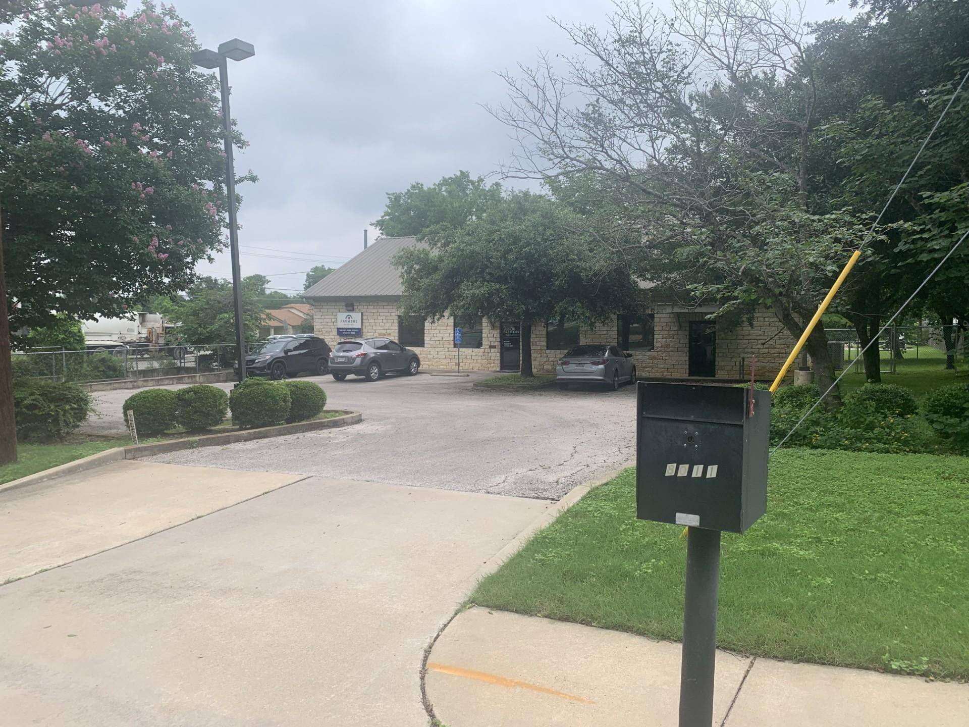 8011 Brodie LN, Austin, TX 78745