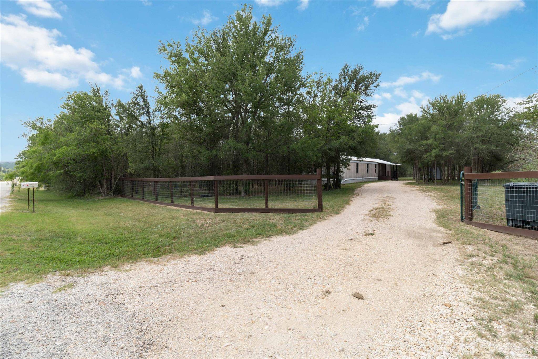 153 Cherylton DR, Red Rock, TX 78662