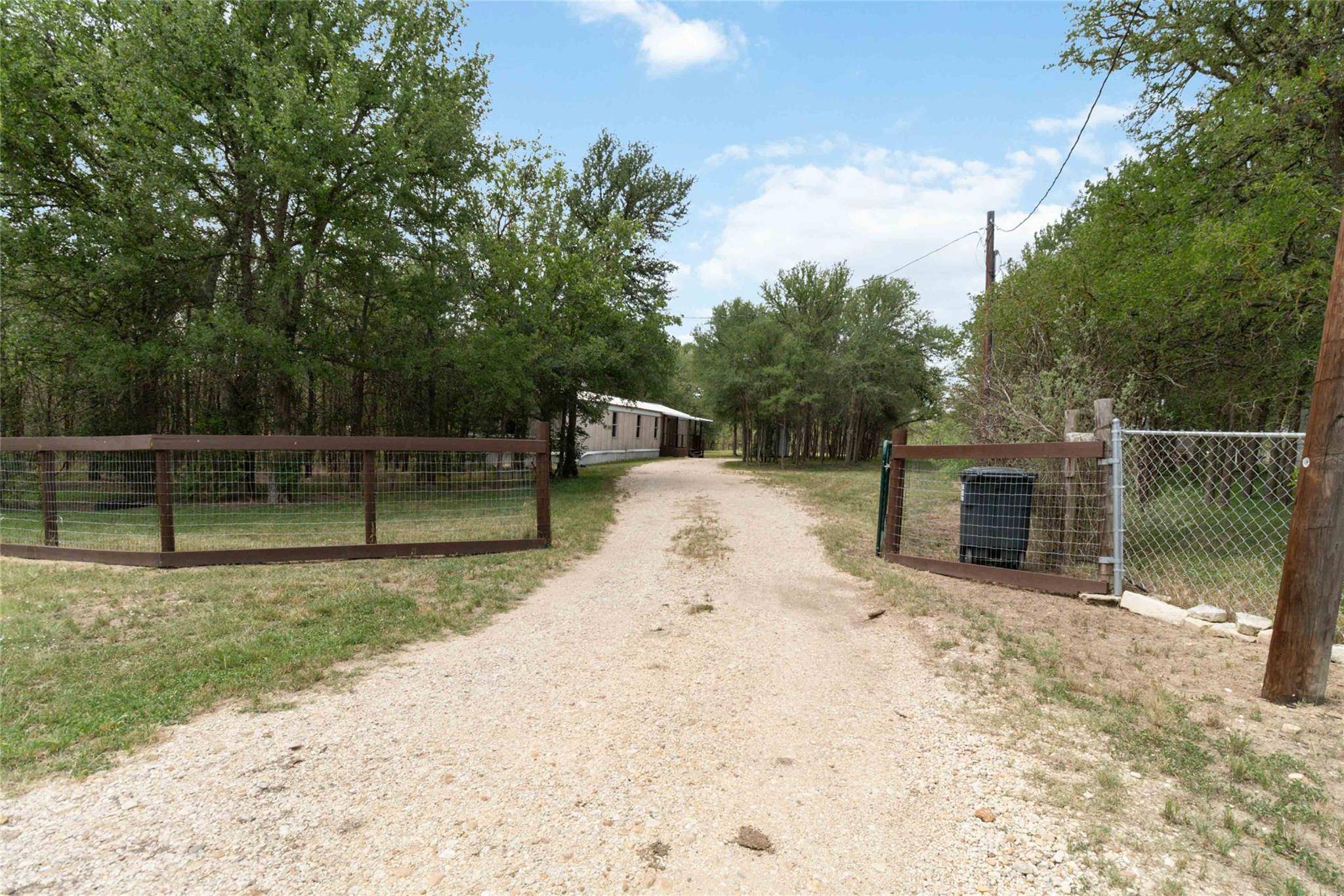 153 Cherylton DR, Red Rock, TX 78662