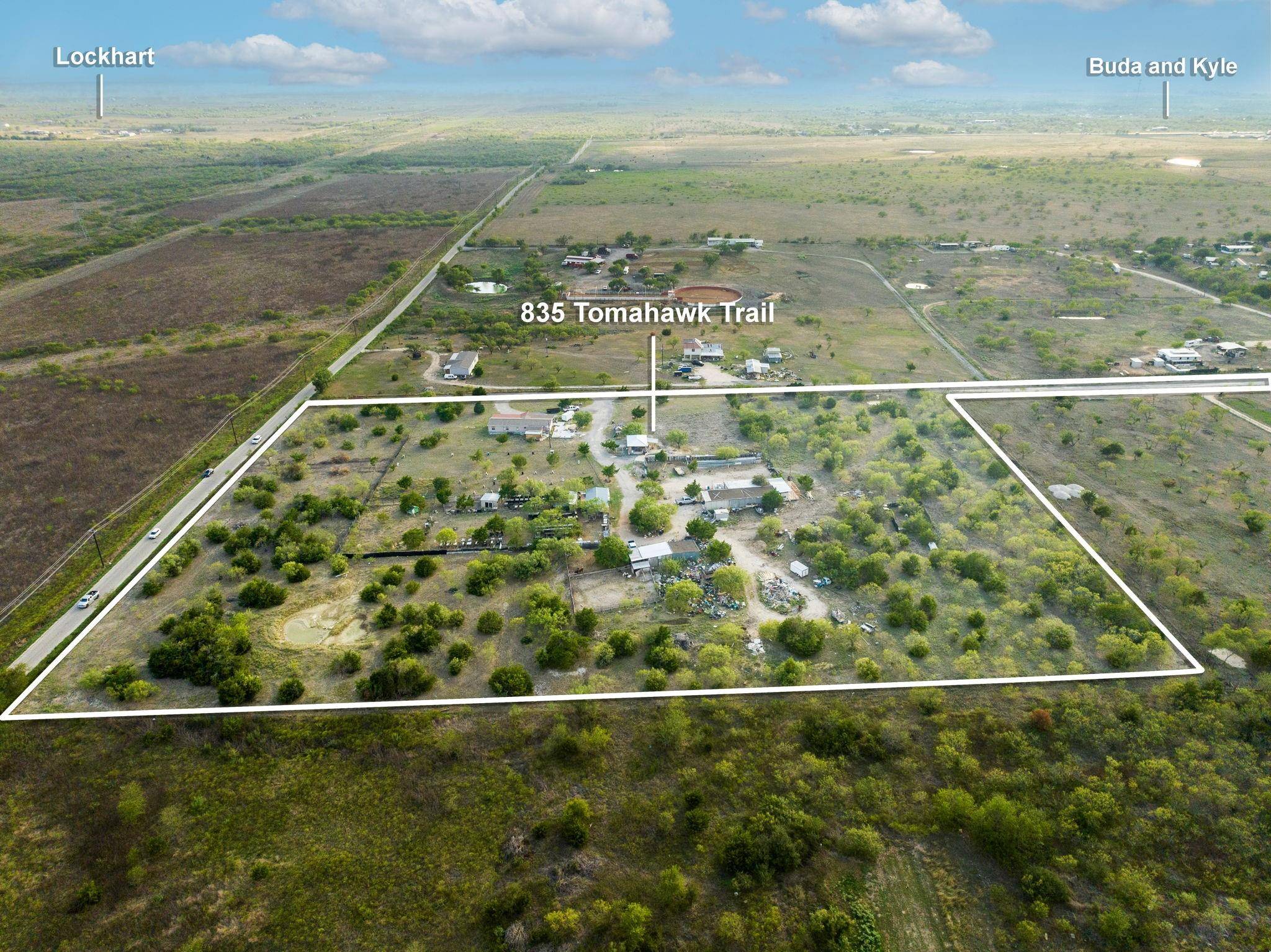 835 Tomahawk TRL, Dale, TX 78616