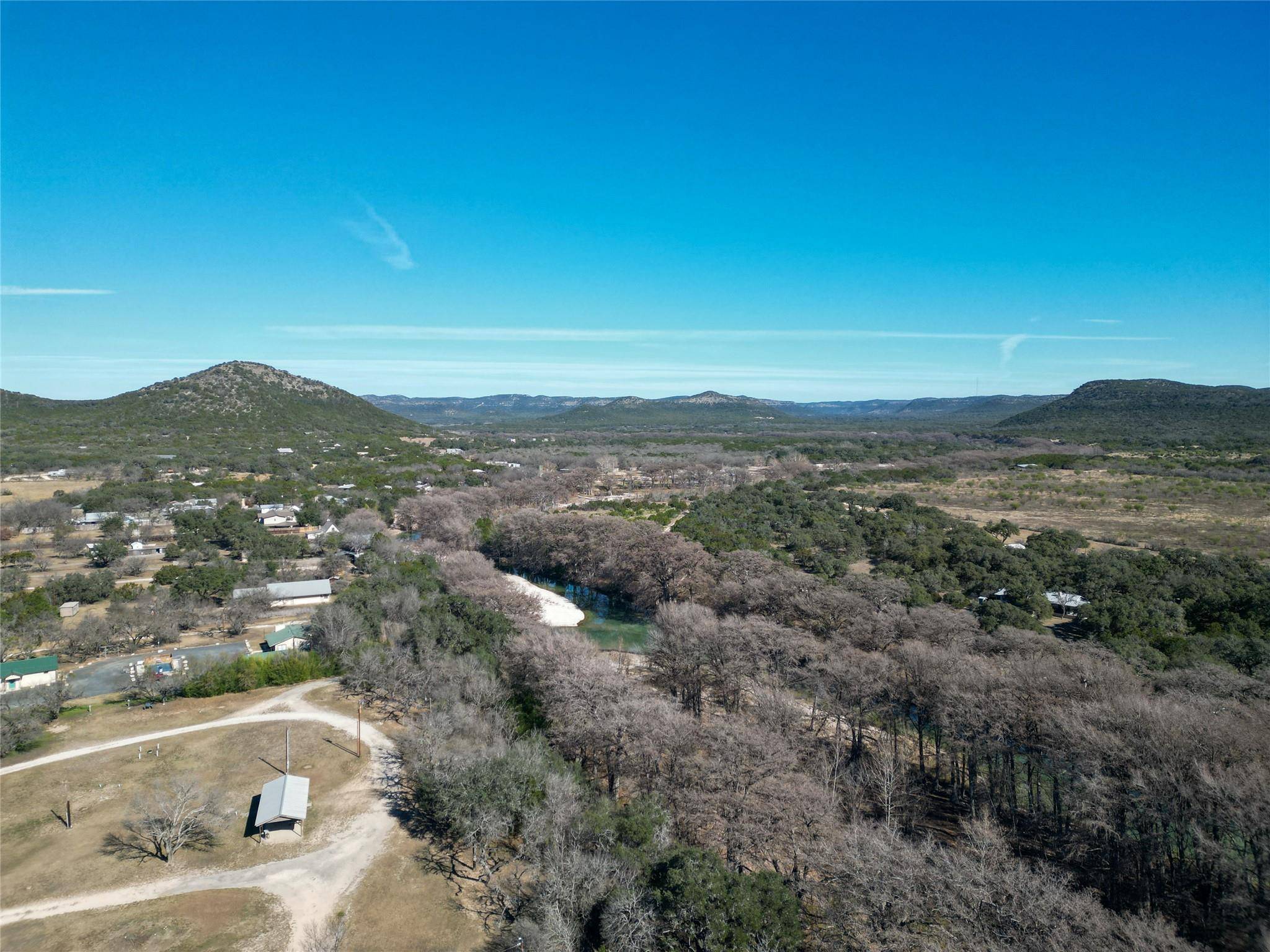 831 Magers RD, Concan, TX 78838