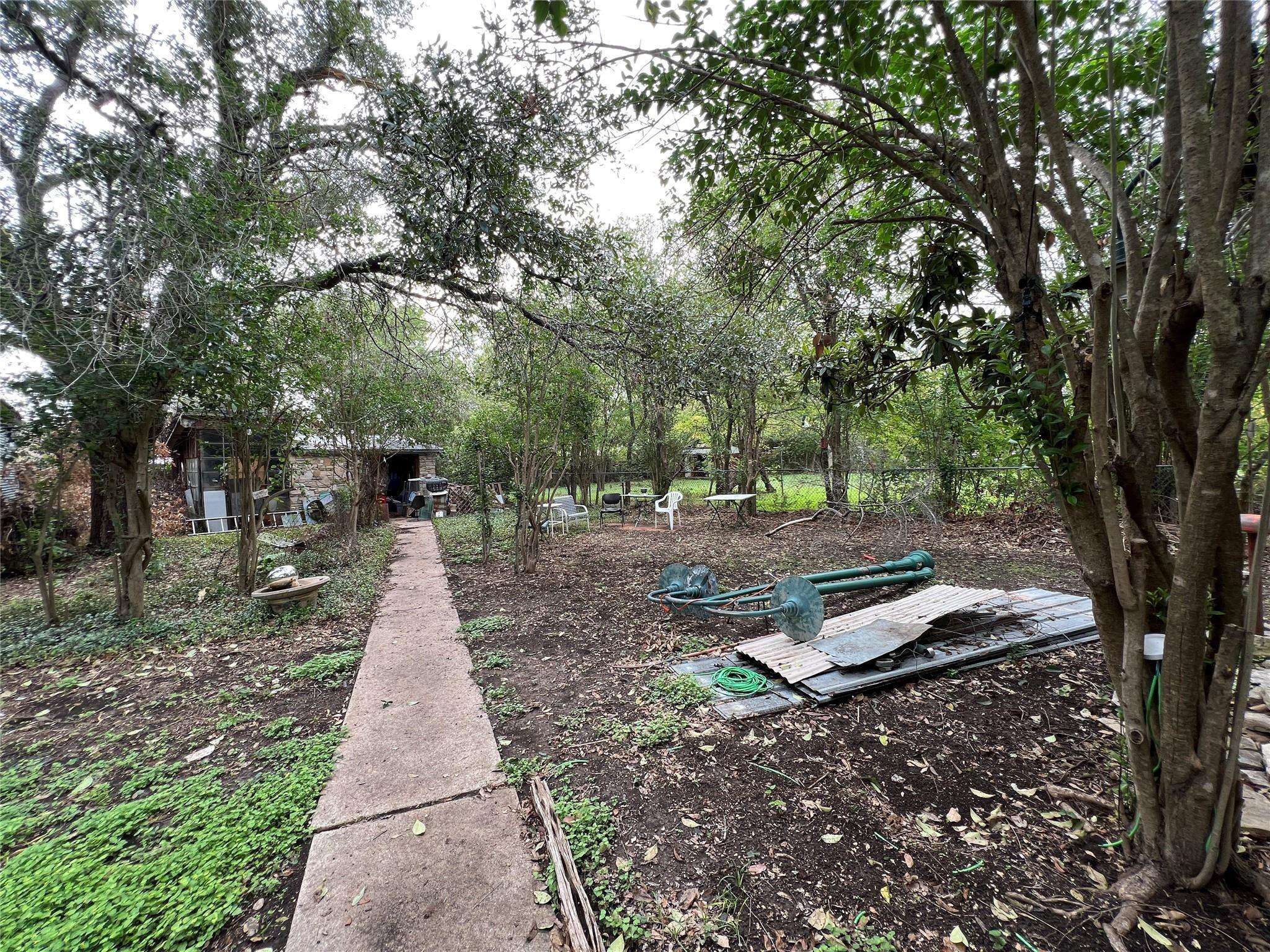 905 Neans DR, Austin, TX 78758