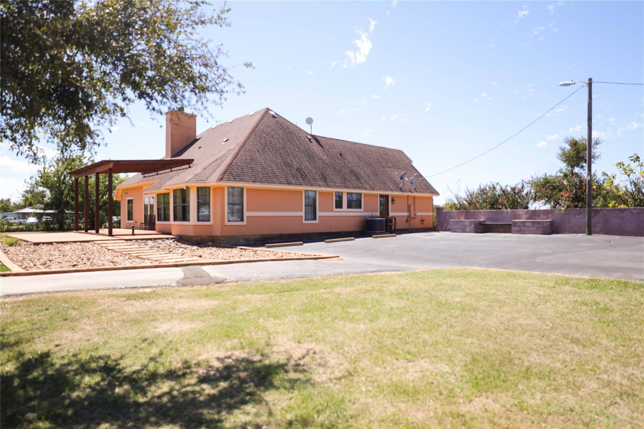 535 Upper Elgin River RD, Elgin, TX 78621