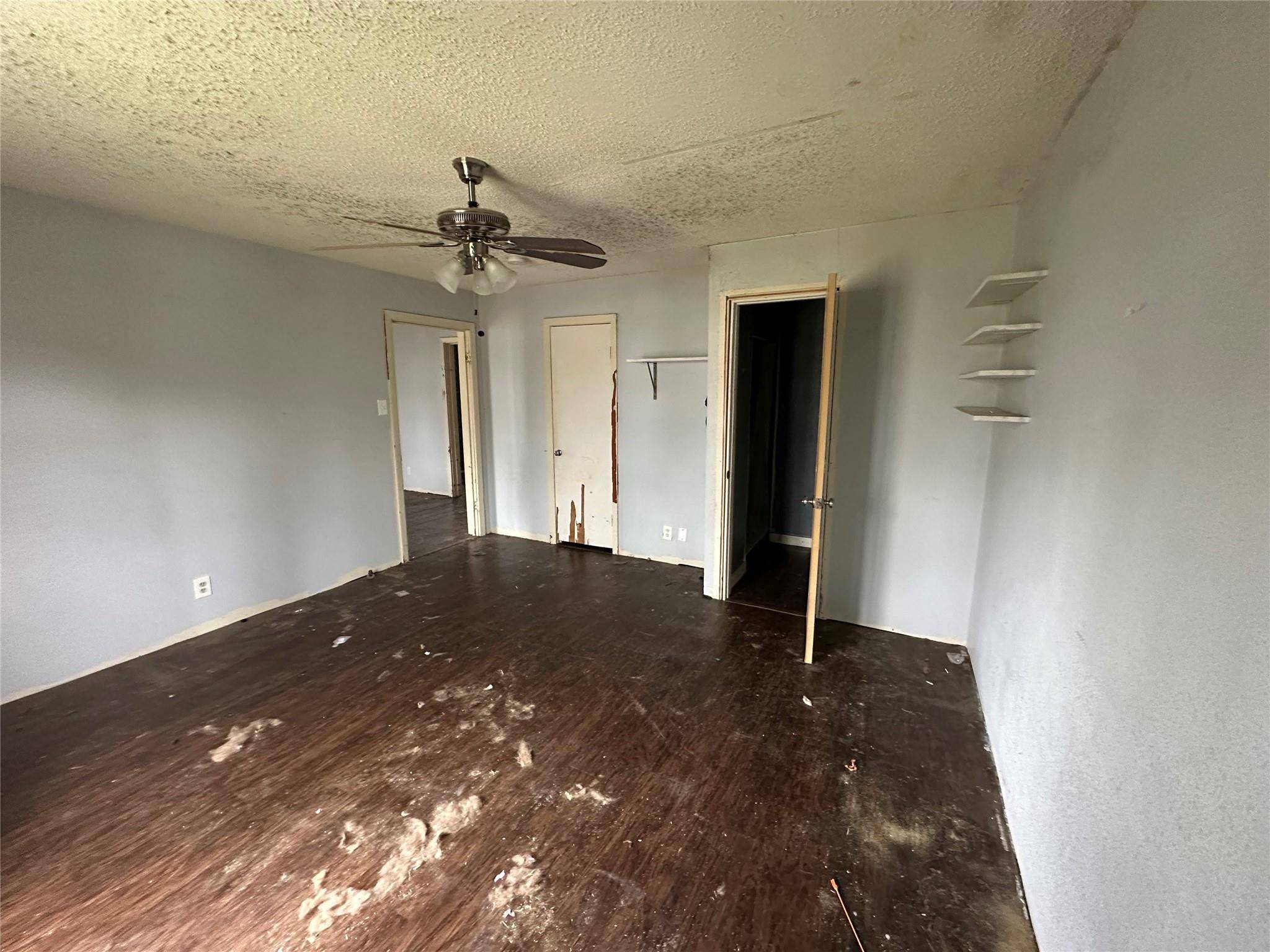 102 W Mesquite ST #B, Granger, TX 76530