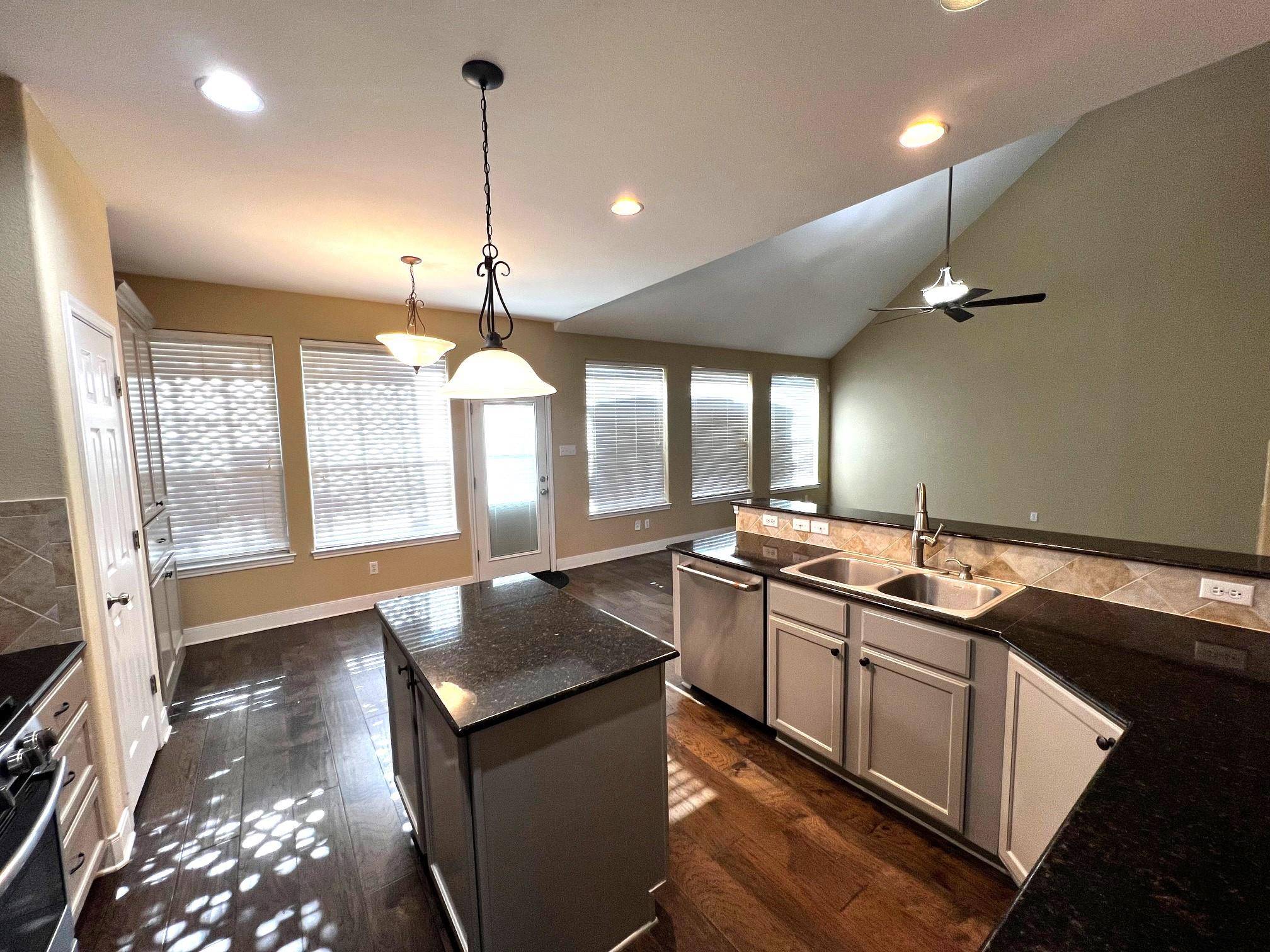 929 N Horton ST, La Grange, TX 78945