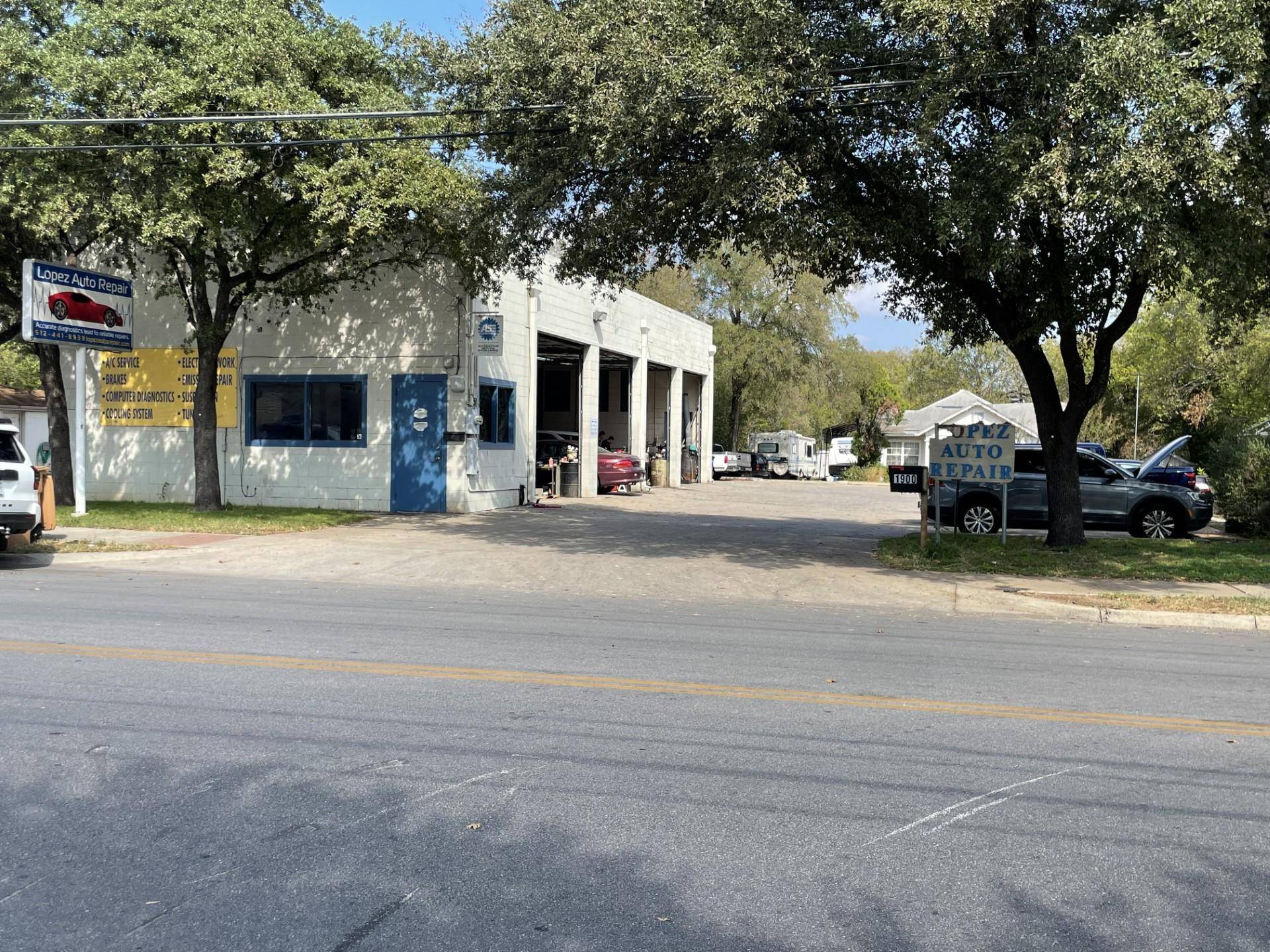 1900 Fortview RD, Austin, TX 78704