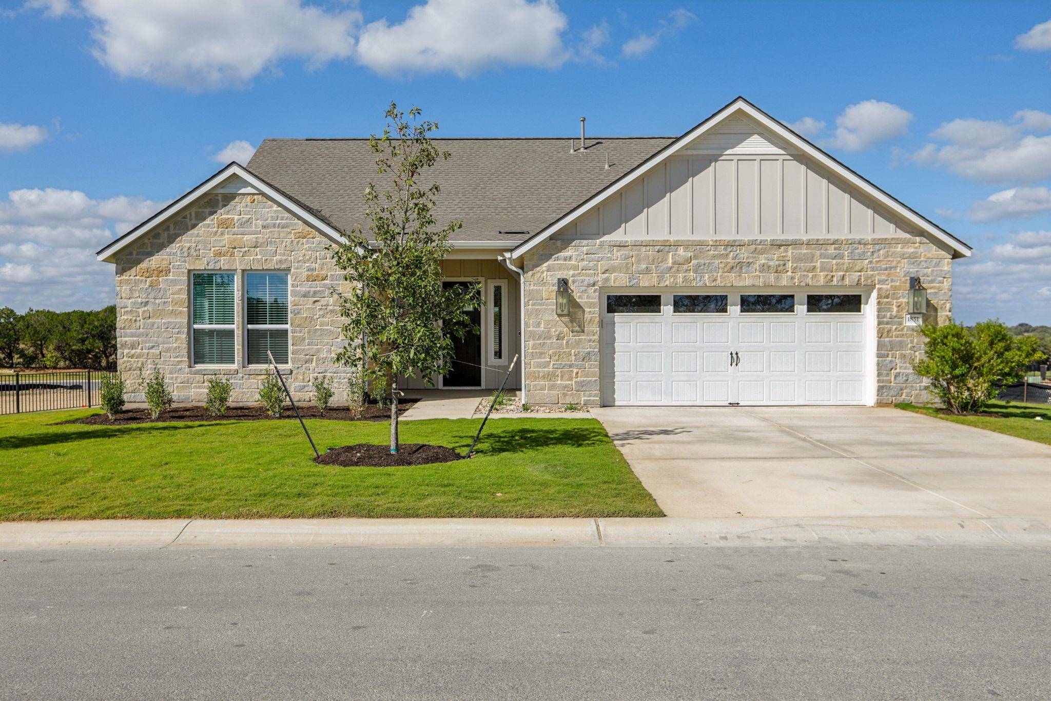 1851 Dancing Oak LN, San Marcos, TX 78666