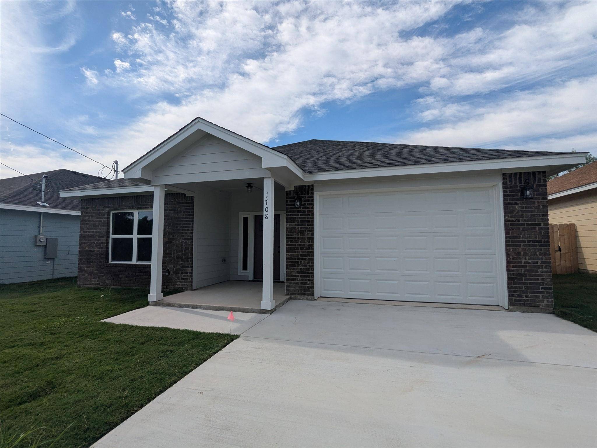 1708 E Ave G, Lampasas, TX 76550