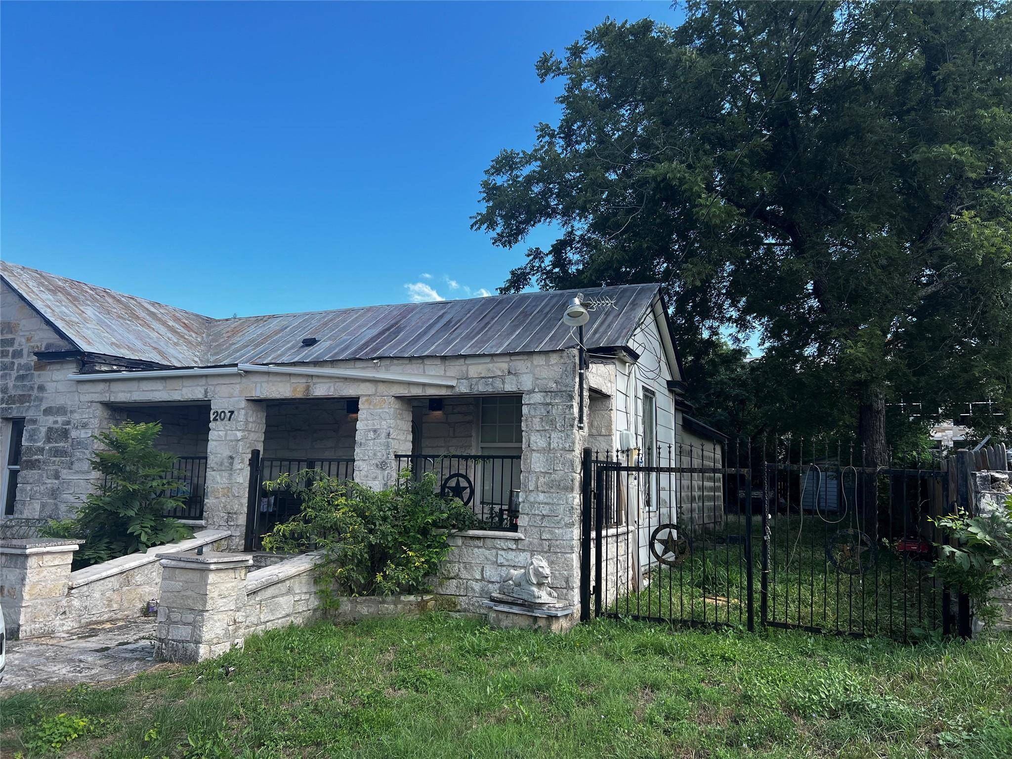 207 Miller ST, Kyle, TX 78640