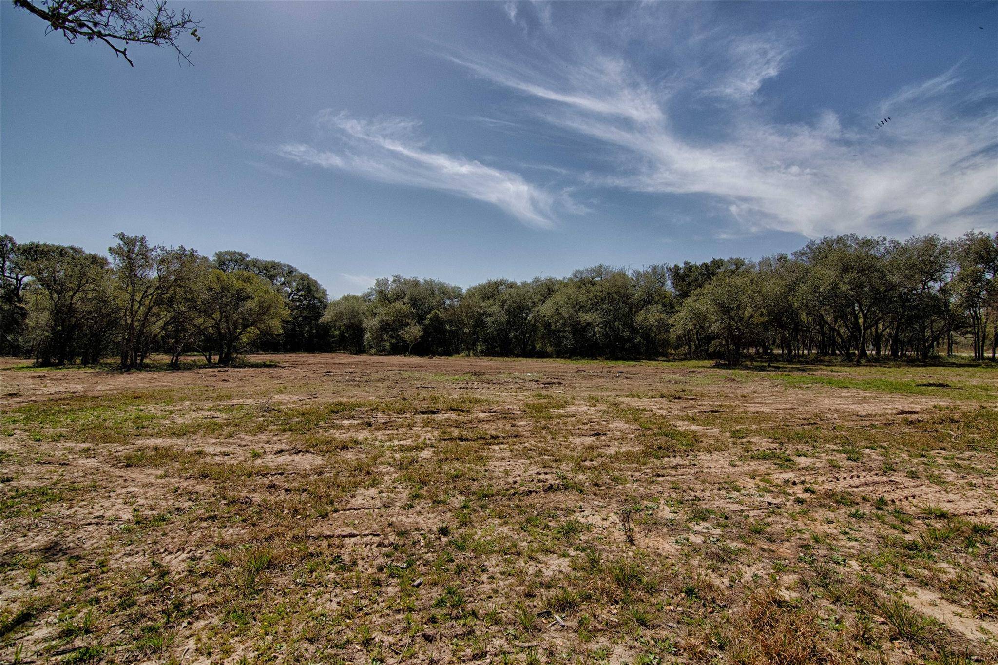 265 Wigeon LN, Columbus, TX 78934