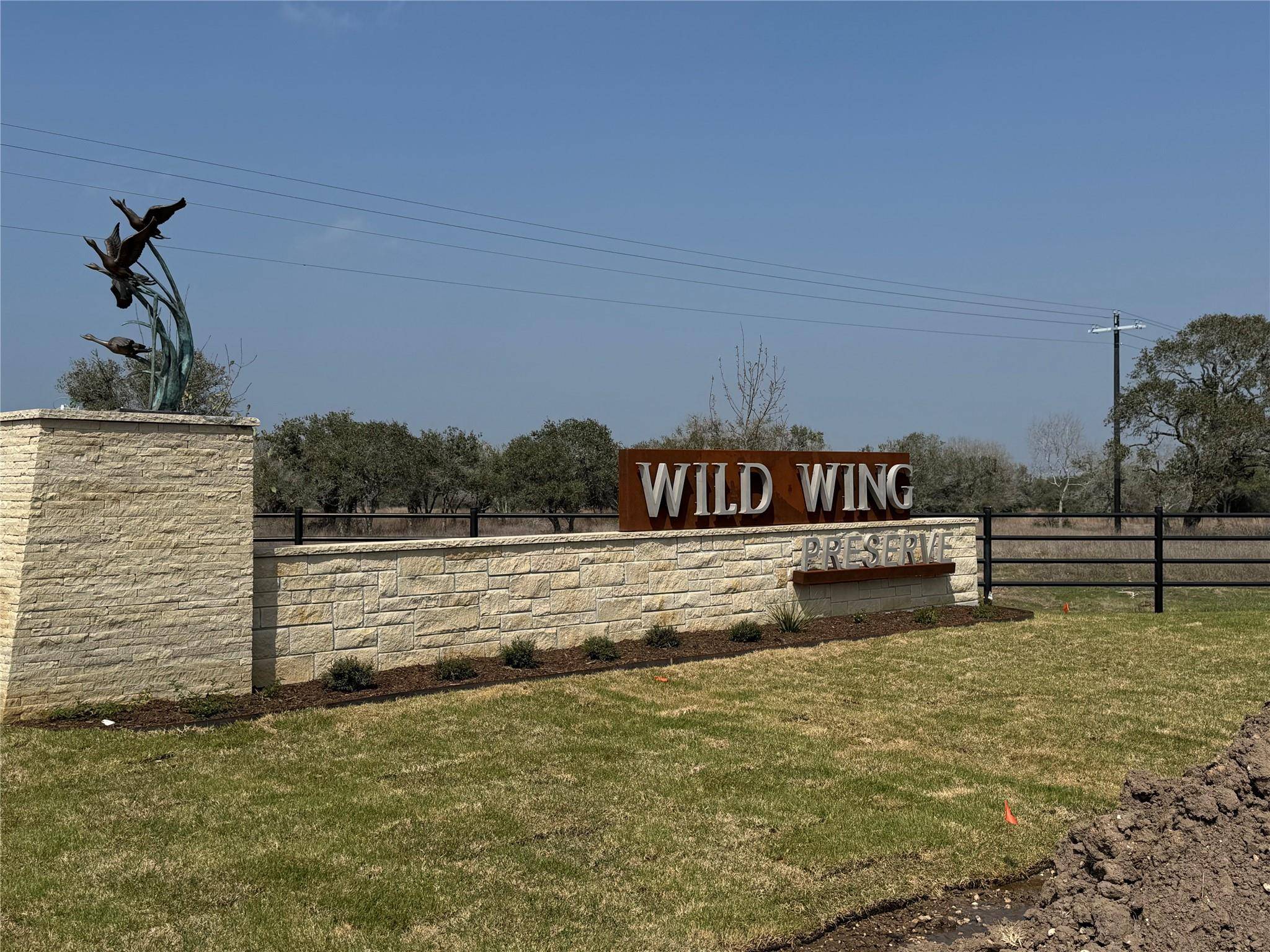 265 Wigeon LN, Columbus, TX 78934